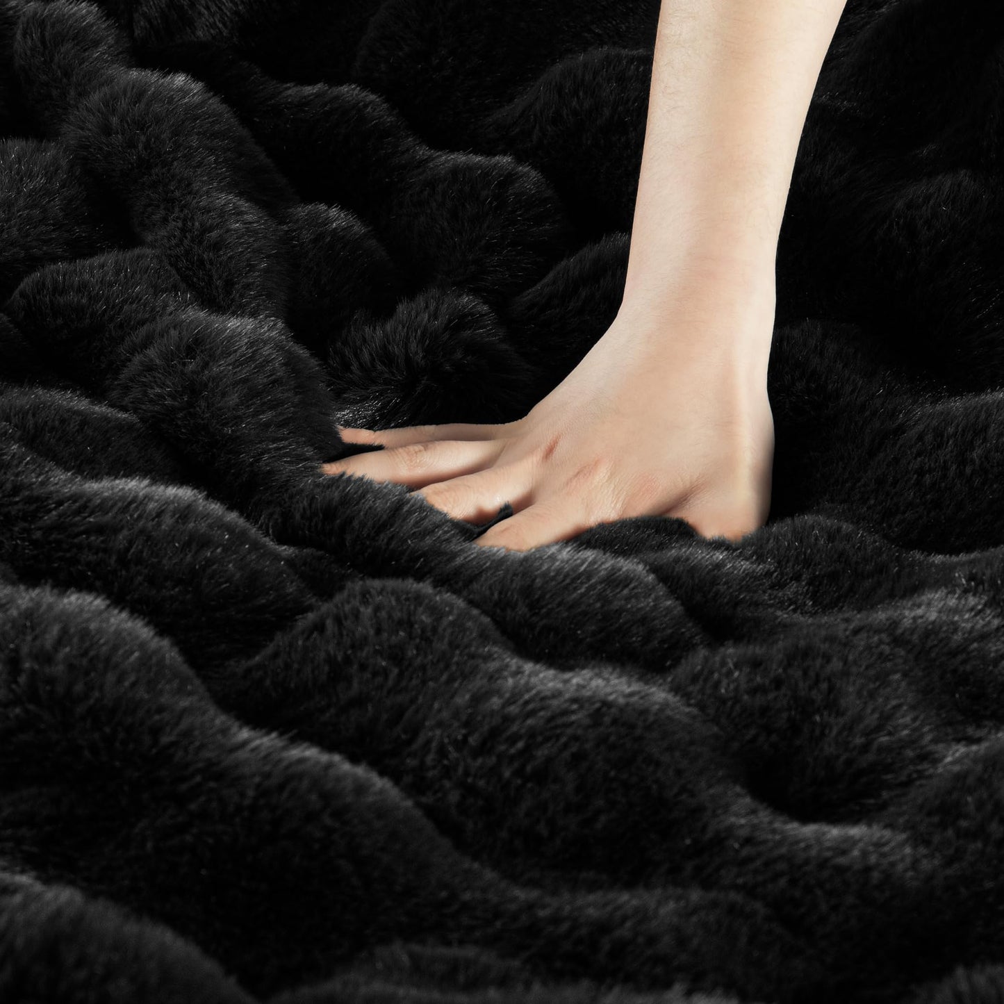 Exclusivo Mezcla Faux Fur Twin Size Blanket for Bed, Luxury Reversible 3D Rabbit Bubble Fuzzy Thick Sherpa Blankets for Winter, Plush Fleece Warm Cozy Bed Throw, 60x80 Inches, Black