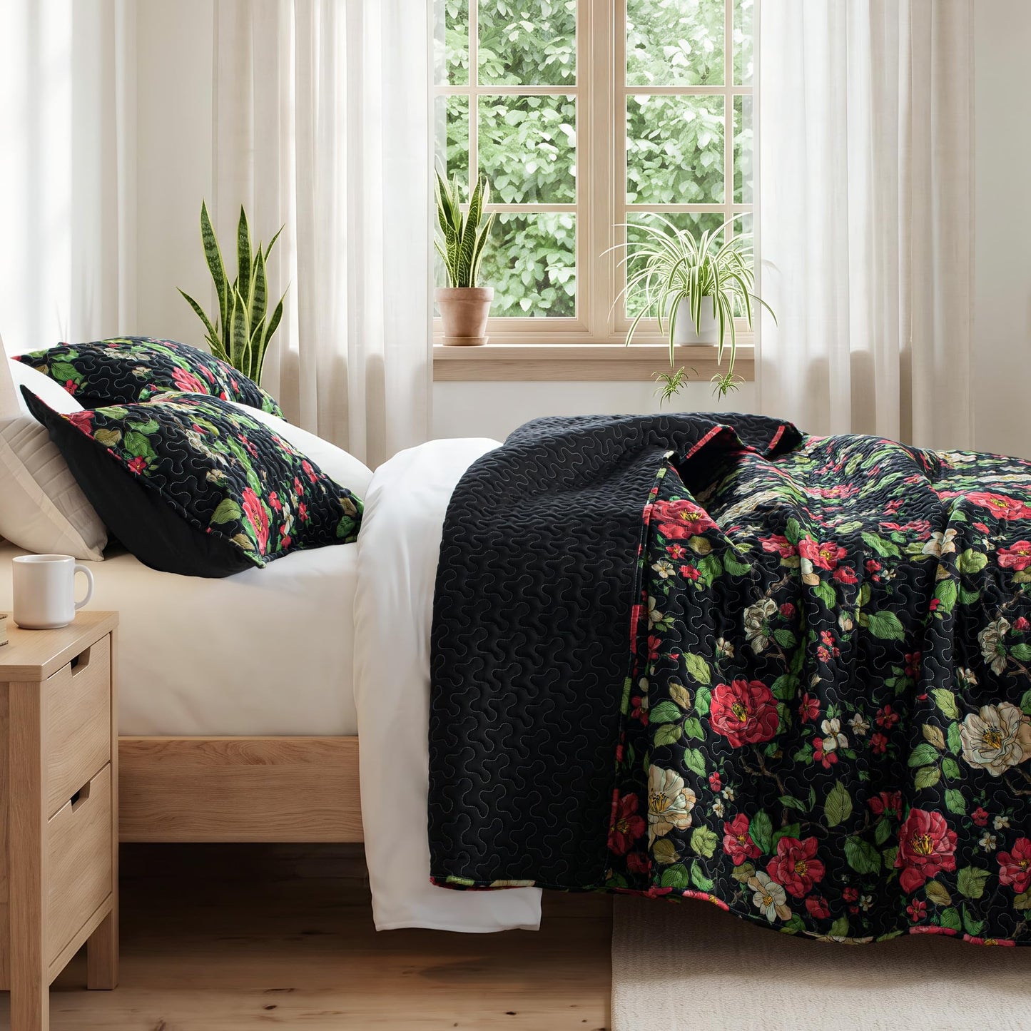 Exclusivo Mezcla Floral Quilt King Size, Black King Size Quilt Bedding Set with Red Vintage Flower Pattern, Reversible Lightweight Spring Bedspreads Coverlets Bed Cover for All Seasons (104"x96")