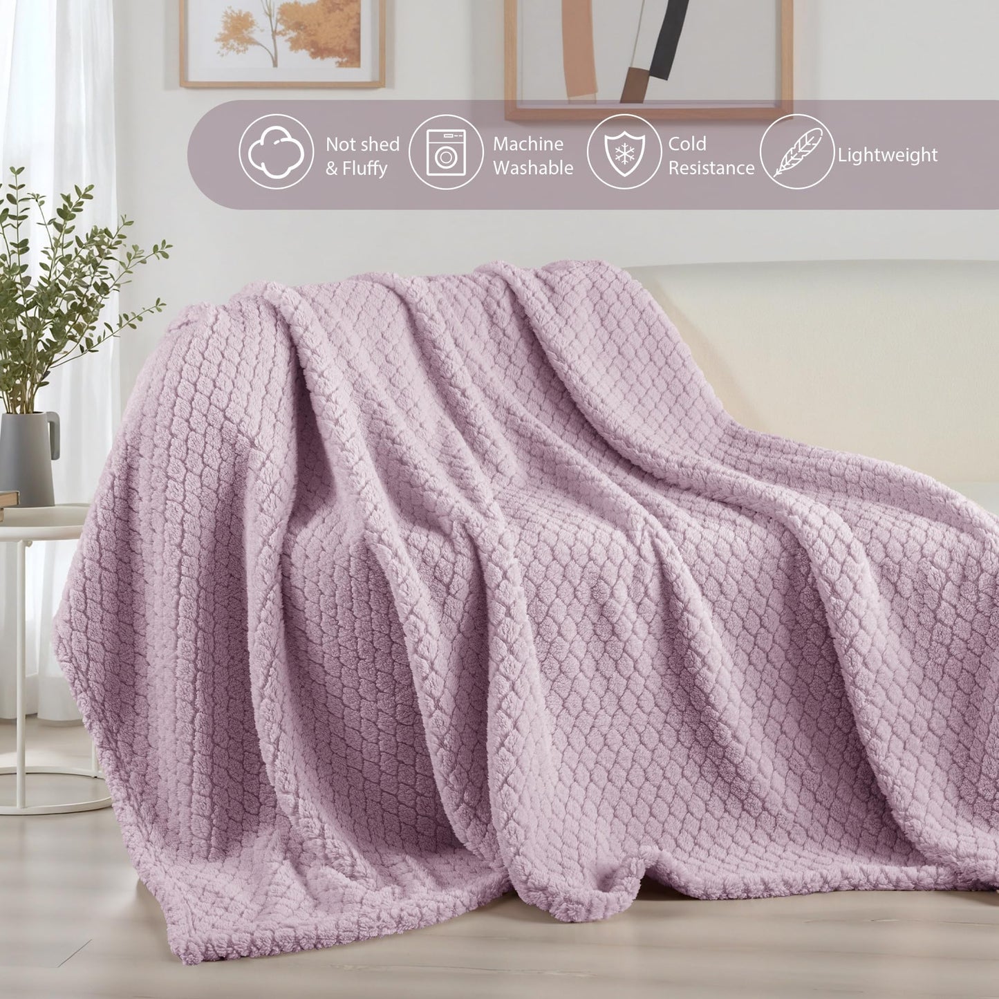 Exclusivo Mezcla Fleece Throw Blanket for Couch, Super Soft Jacquard Bed Blanket, Lightweight Fuzzy Warm for All Seasons, 50x60 Inches, Lilac Purple