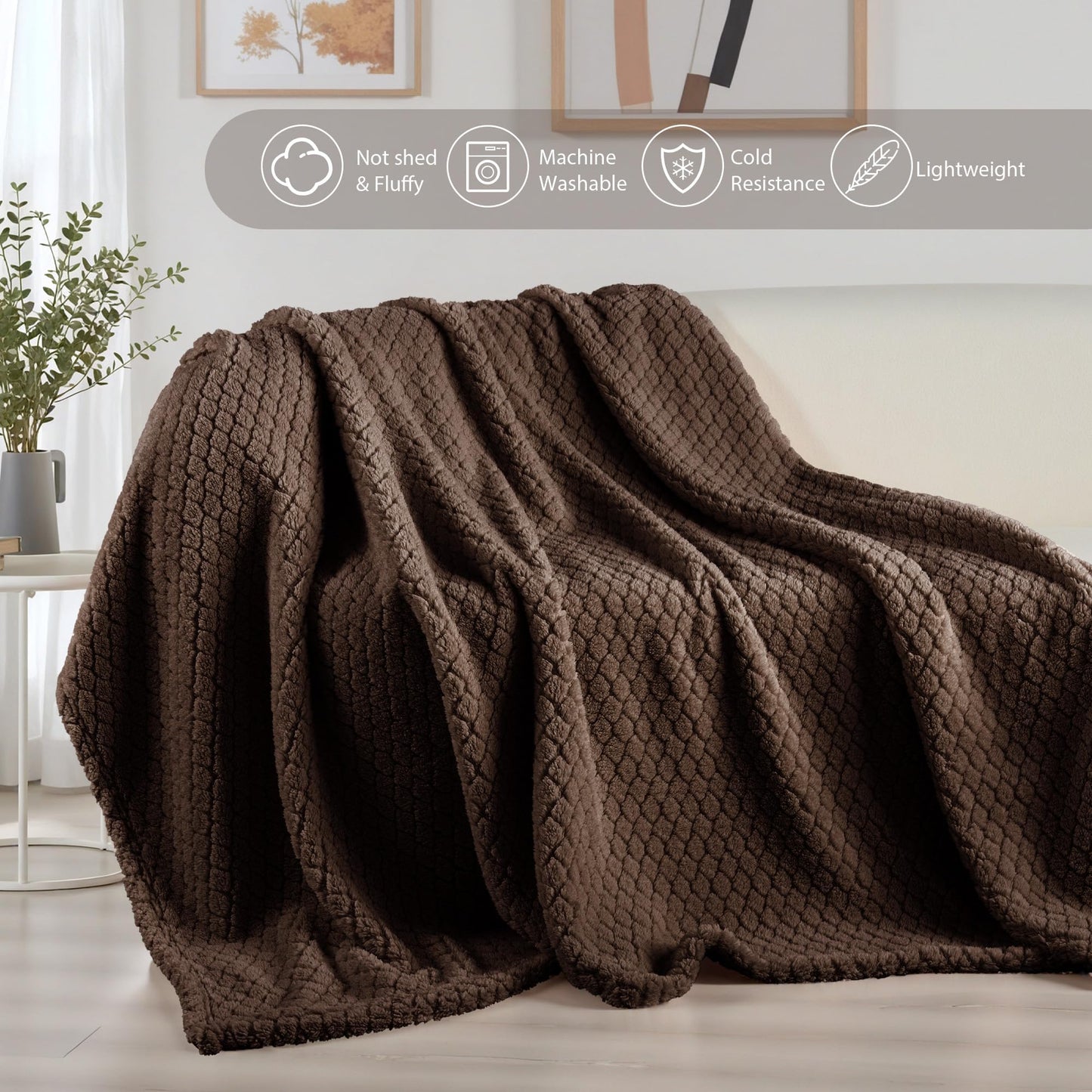 Exclusivo Mezcla Fleece Throw Blanket for Couch, Super Soft Jacquard Bed Blanket, Lightweight Fuzzy Warm for All Seasons, 50x60 Inches, Coffee