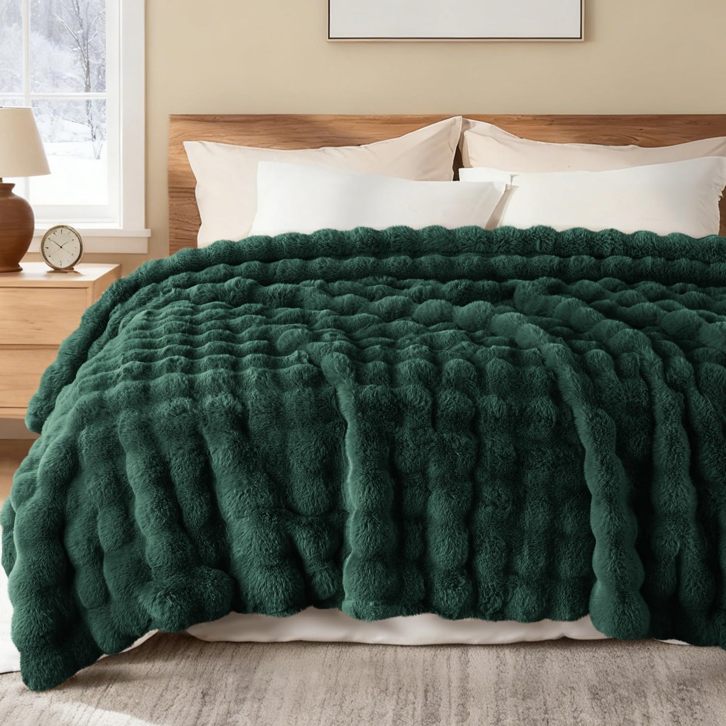 Exclusivo Mezcla Faux Fur Queen Size Blanket for Bed, Luxury Reversible 3D Rabbit Bubble Fuzzy Thick Sherpa Blankets for Winter, Plush Fleece Warm Cozy Bed Throw, 90x90 Inches, Forest Green