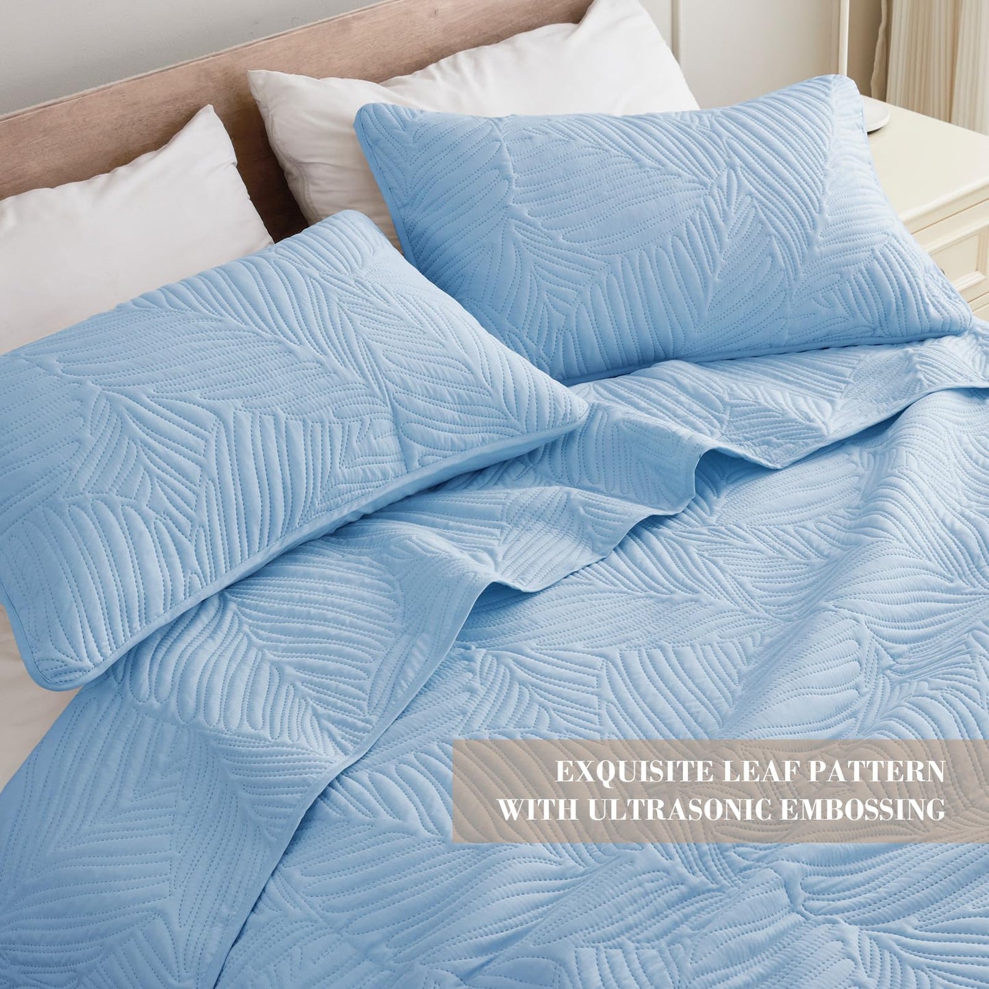 Exclusivo Mezcla King Size Quilt Bedding Set, Lightweight Sky Blue Quilts King Size for All Seasons, Soft Microfiber Bedspreads Coverlets Bed Cover with Leaf Pattern, 3 Piece