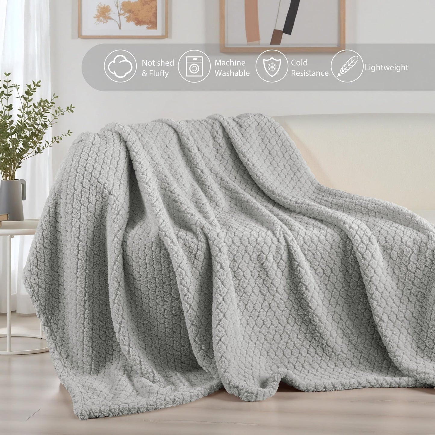 Exclusivo Mezcla Fleece Throw Blanket for Couch, Super Soft Jacquard Bed Blanket, Lightweight Fuzzy Warm for All Seasons, 50x60 Inches, Light Grey