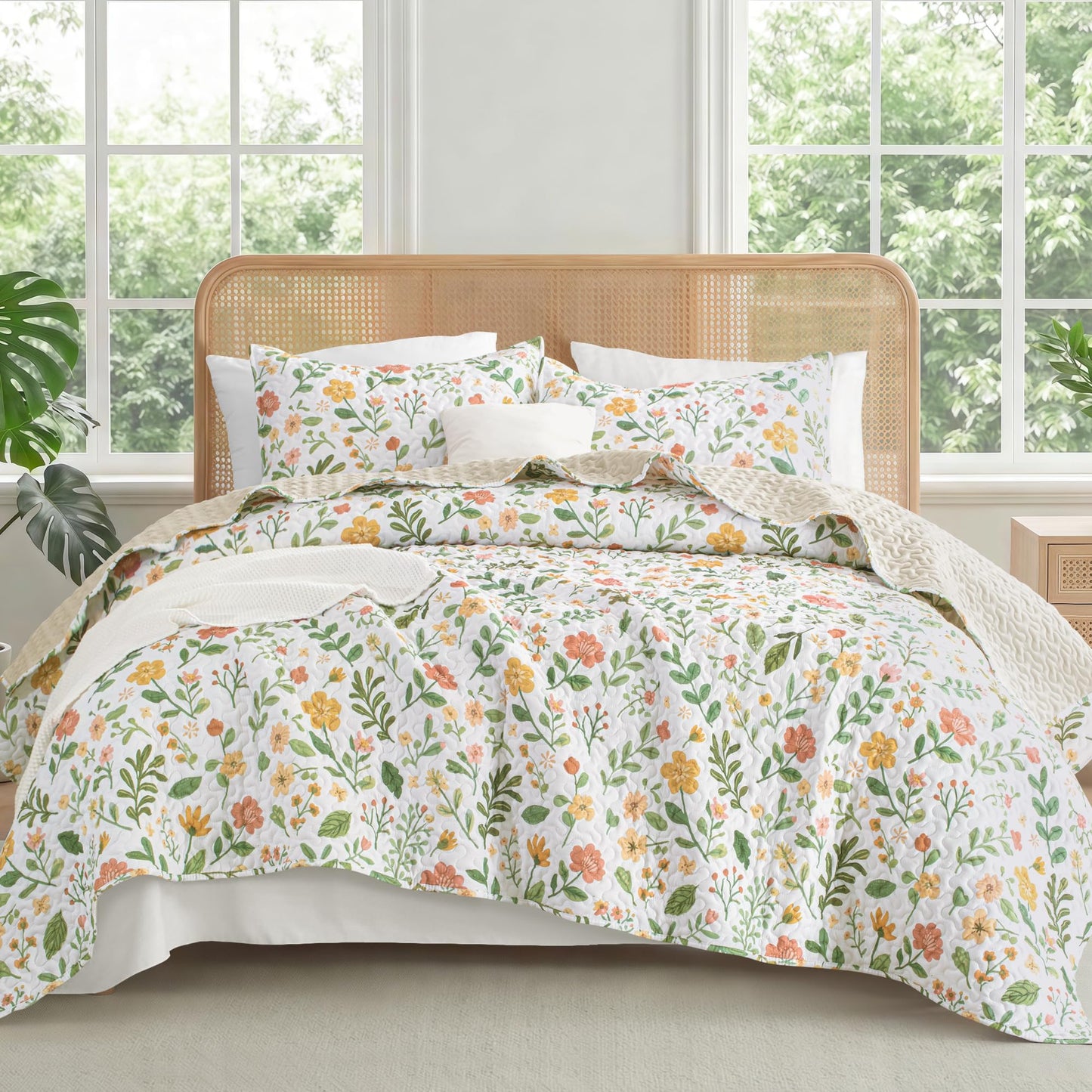 Exclusivo Mezcla Floral Quilt King Size, White King size Quilt Bedding set with Cottagecore Botanical Pattern , Reversible Lightweight Spring Bedspreads Coverlets Bed Cover for All Seasons (104"x96")