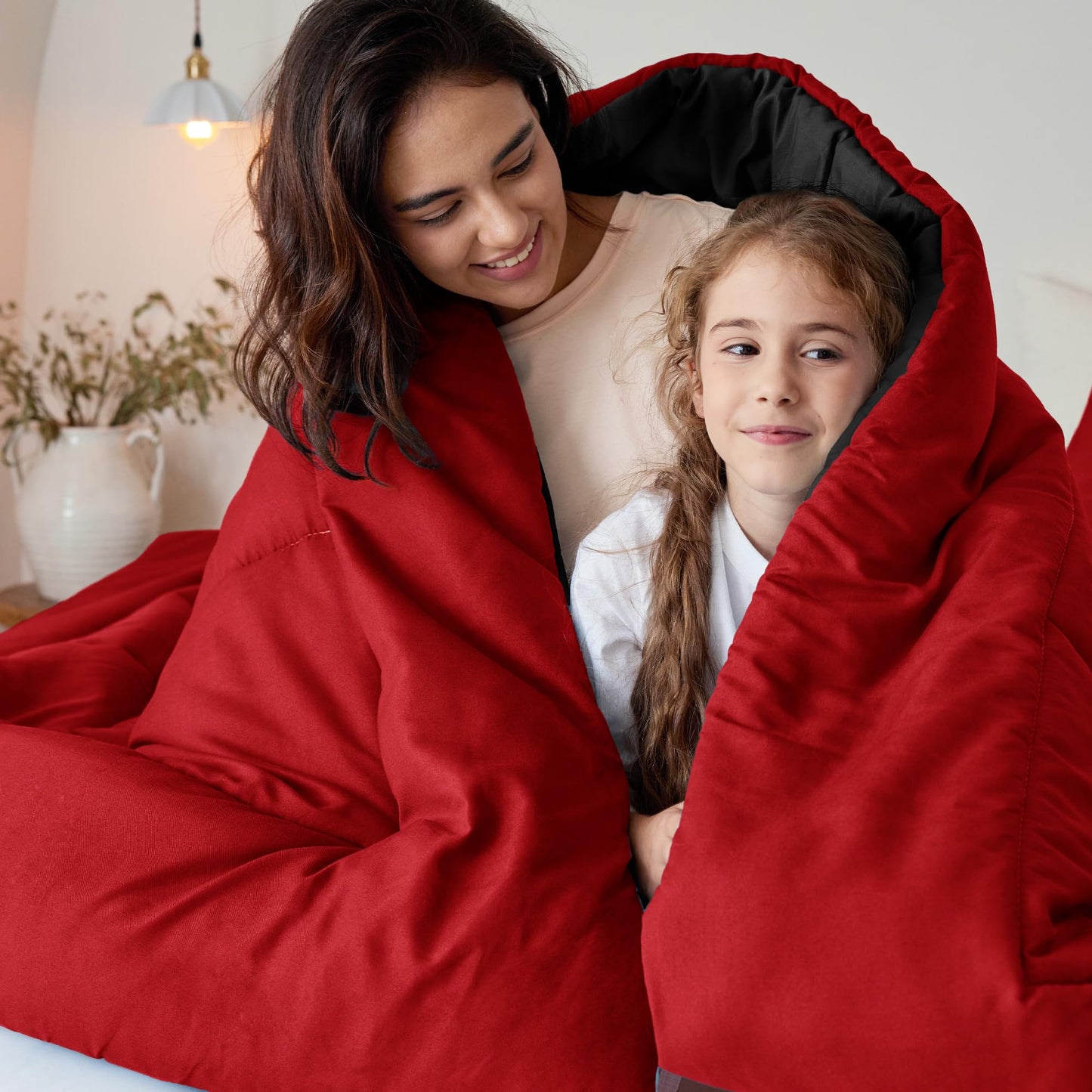 Exclusivo Mezcla Lightweight Reversible 3-Piece Comforter Set All Seasons, Down Alternative Comforter with 2 Pillow Shams, Oversized King Size, Red/Black