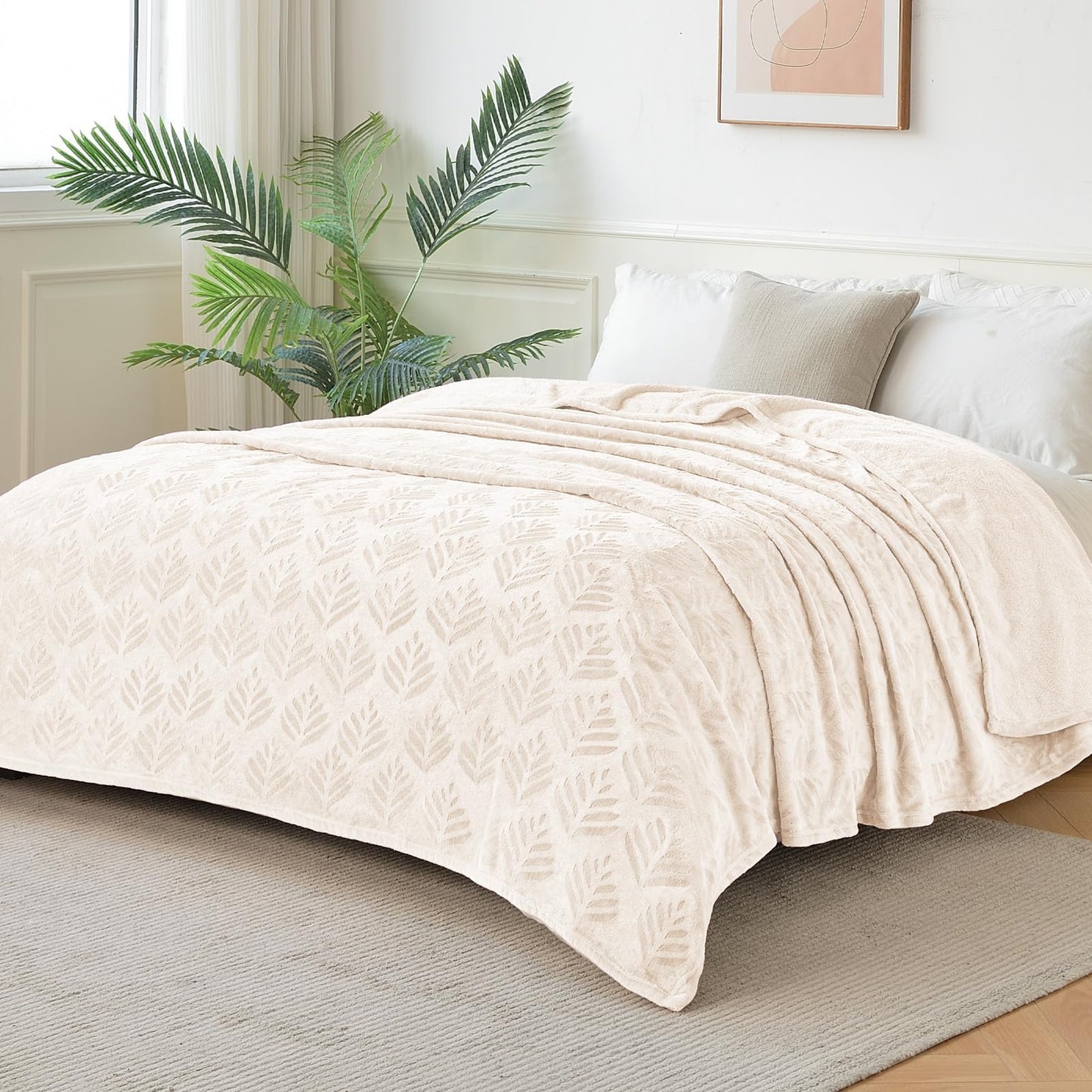 Exclusivo Mezcla Fleece Throw Blanket for Couch, Leaves Pattern Super Soft and Cozy Blankets, Plush Fuzzy Lightweight, Ivory, 50"x60"