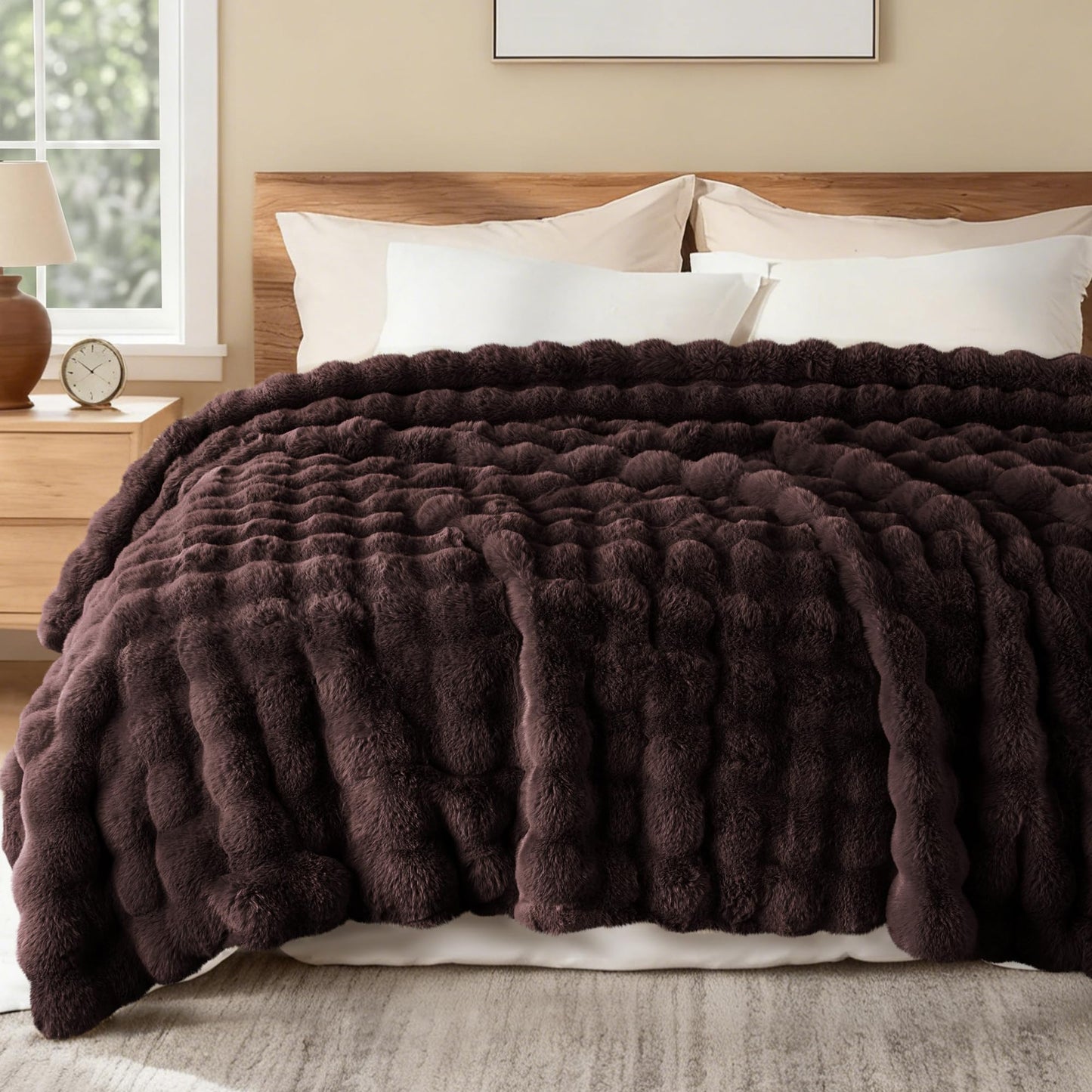 Exclusivo Mezcla Fuzzy Faux Fur Bed Blanket Queen Size, Sherpa Fleece Blankets,Fluffy Plush Warm Throws for Couch, Bed, 90X90 Inches, Coffee