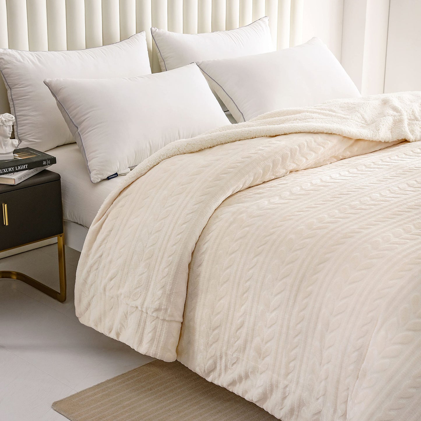 Exclusivo Mezcla Queen Size Sherpa Fleece Bed Blanket, Reversible Velvet Warm Blankets for Bed Couch Sofa, 90x90 Inches, Ivory