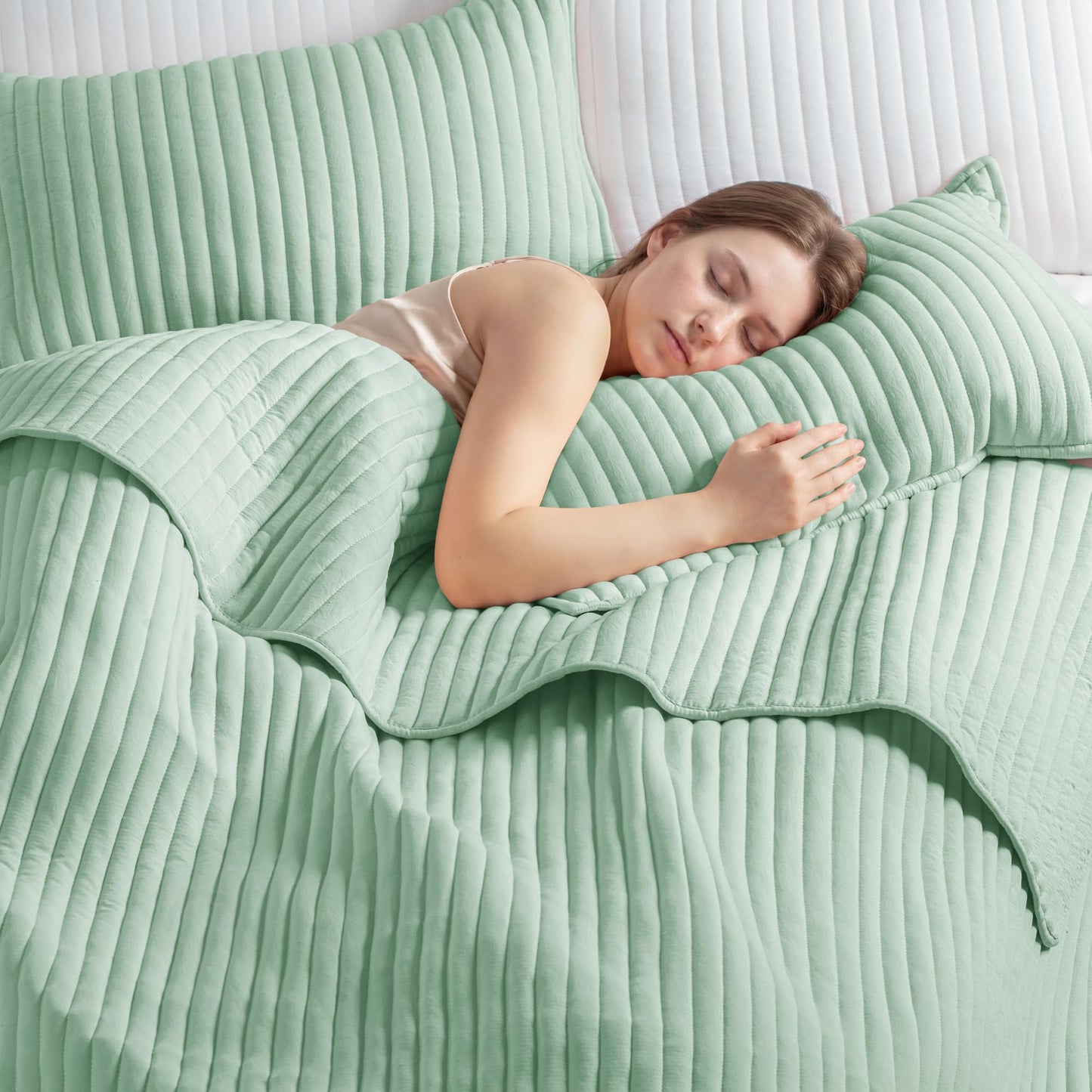 Exclusivo Mezcla Twin Quilt Bedding Set, Stripe Stitching Sage Green Quilts Twin Size for All Seasons, Soft Lightweight Microfiber Bedspreads Coverlets Bed Cover, 68"x88"