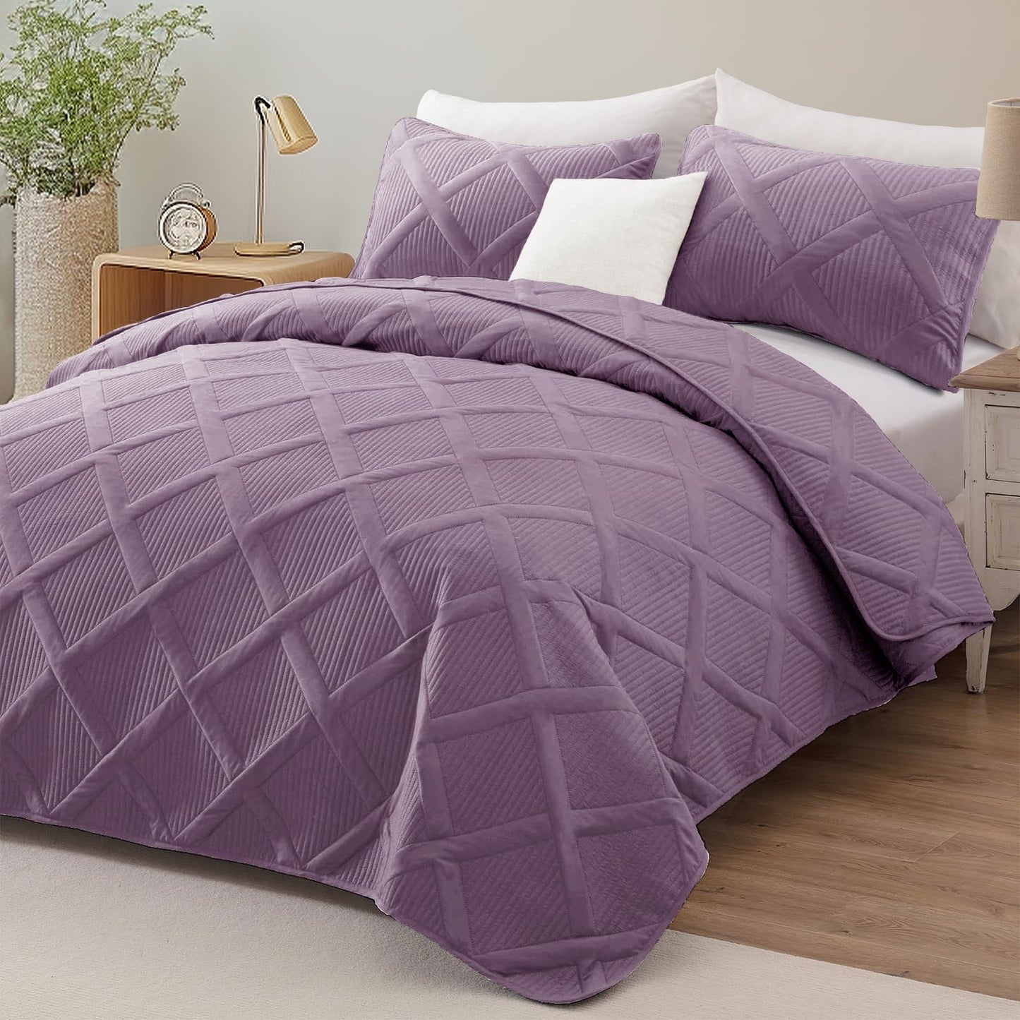 Exclusivo Mezcla King Size Quilt Set with Modern Striped Pattern, 3 Pieces Lightweight Dusty Lavender Quilts Bedding Set, Soft Bedspreads Coverlets for All Seasons
