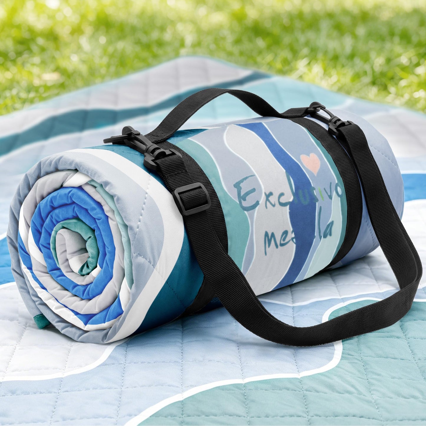 Exclusivo Mezcla Waterproof Picnic Blankets 3-Layer 80"x 80" Large Sandproof Beach Blanket Foldable Outdoor Blanket for Camping on Grass Picnic Mat, Waved Blue