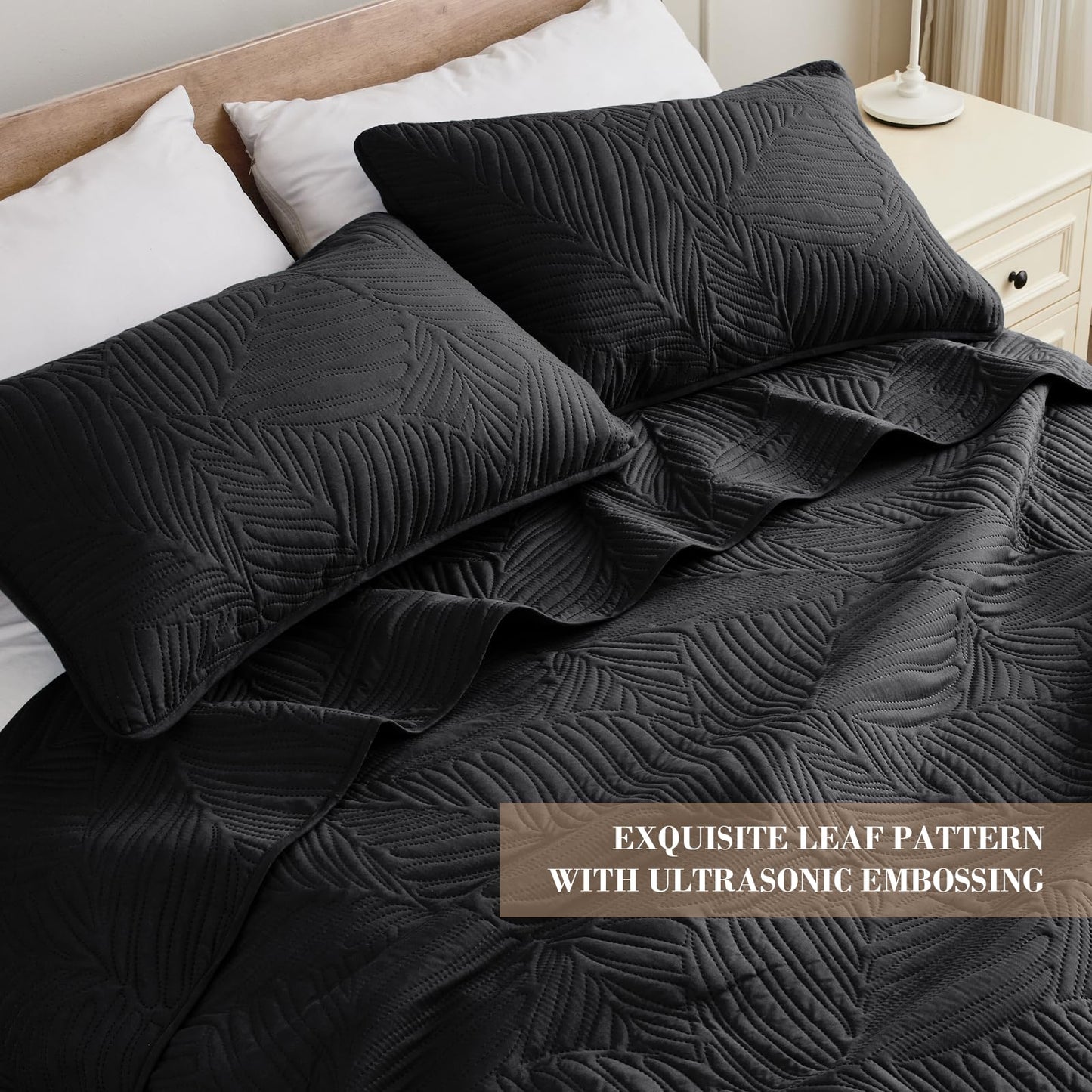 Exclusivo Mezcla King Size Quilt Bedding Set, Lightweight Black Quilts King Size for All Seasons, Soft Microfiber Bedspreads Coverlets Bed Cover with Leaf Pattern, 3 Piece