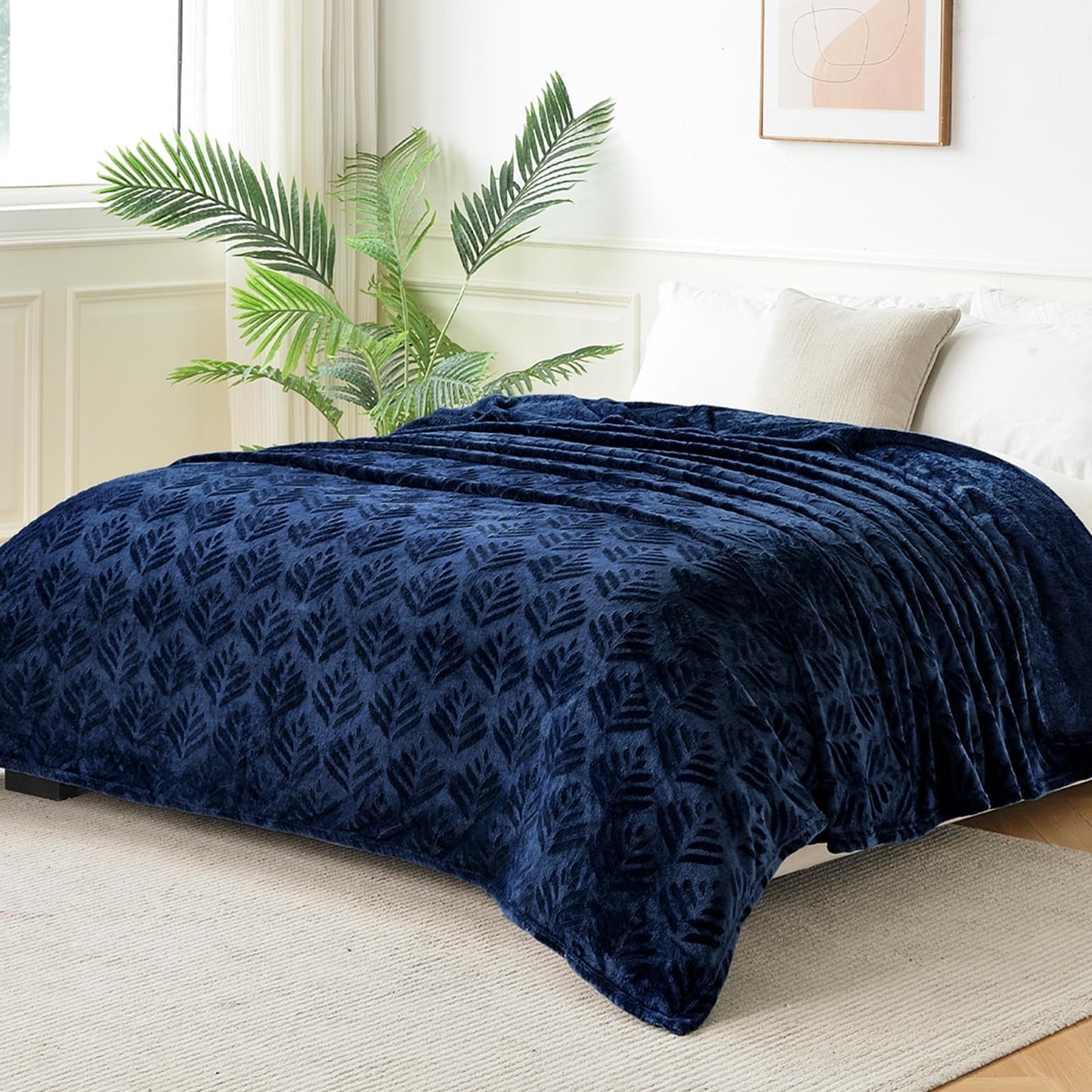 Exclusivo Mezcla Queen Size Fleece Blanket for Bed, Super Soft and Cozy Blankets All Season Use, Leaves Pattern, Plush Fuzzy Lightweight, Navy Blue, 90x90 Inch