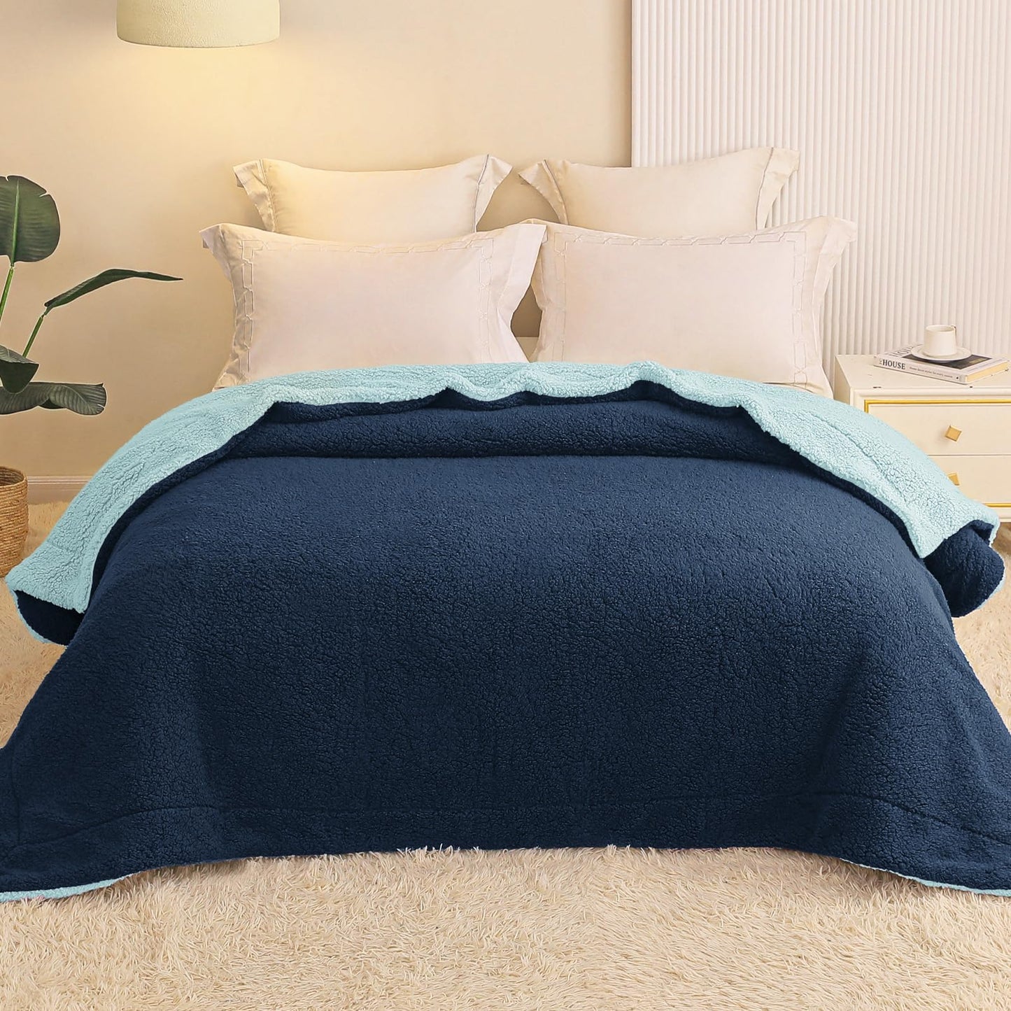 Exclusivo Mezcla Reversible Twin Size Sherpa Blanket, Thick and Warm Fleece Blankets for Winter, Soft Plush Fluffy for Bed, 60x80 Inches, Navy/ Light Blue
