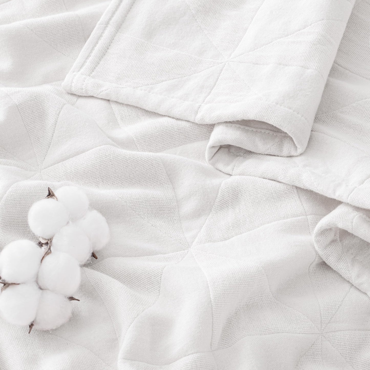 Exclusivo Mezcla 100% Cotton 4 Layers Muslin Throw Blanket for Couch, Moisture-wicking and Breathable Gauze Blanket with Geometric Pattern for Year Round Comfort, 50"x60", Pure White