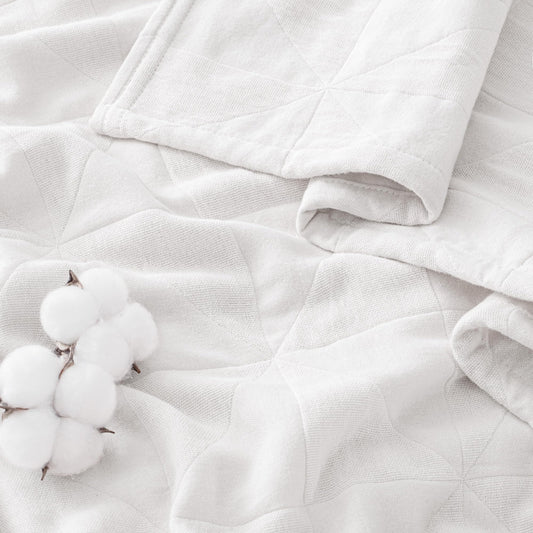 Exclusivo Mezcla 100% Cotton 4 Layers Muslin Blanket Queen Size for Bed, Moisture-wicking and Breathable Gauze Blanket with Geometric Pattern for Year Round Comfort, 90"x90", Pure White