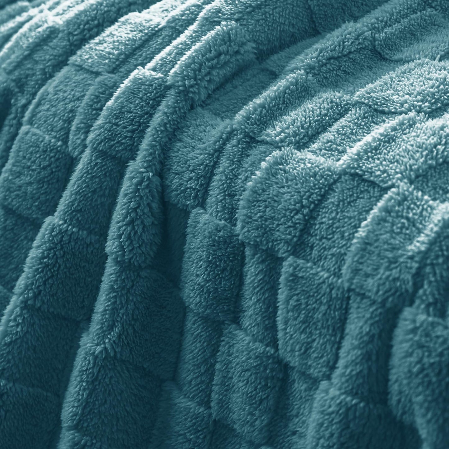 Exclusivo Mezcla Queen Size Flannel Fleece Blanket, Super Soft Warm Lightweight Checkered Pattern Blanket for All Seasons, Slate Blue, 90"x90"