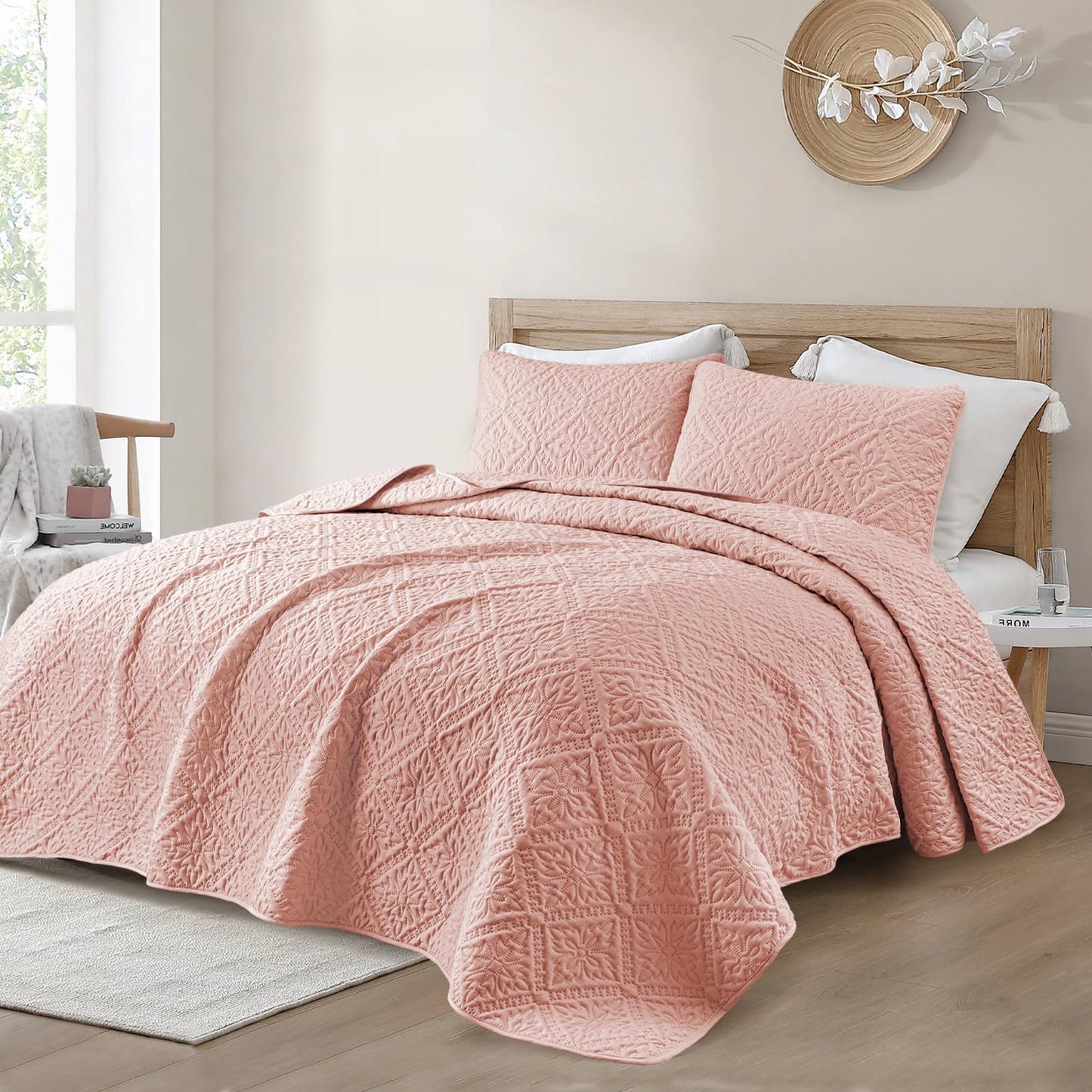 Exclusivo Mezcla California King Quilt Bedding Set, Lightweight Soft Bedspreads Coverlets with 2 Pillow Shams, Modern Blush Pink Oversized Quilts King Size for All Seasons