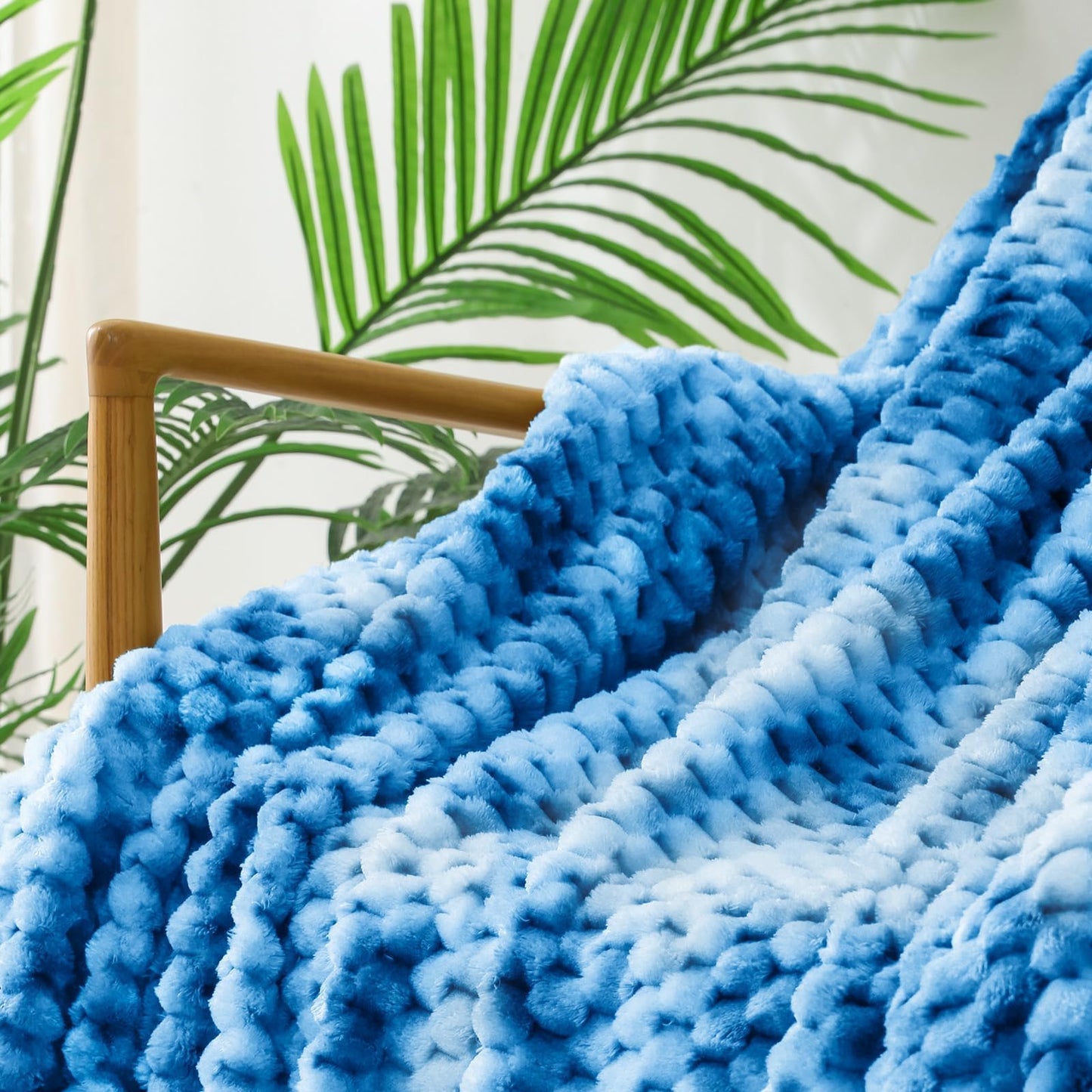Exclusivo Mezcla Fleece Throw Blanket for Couch, Extra Large Fuzzy Tie-dye Cobalt Blue Bed Blankets, Soft Cozy Plush Sofa Throws for All Seasons, 50x70 Inches