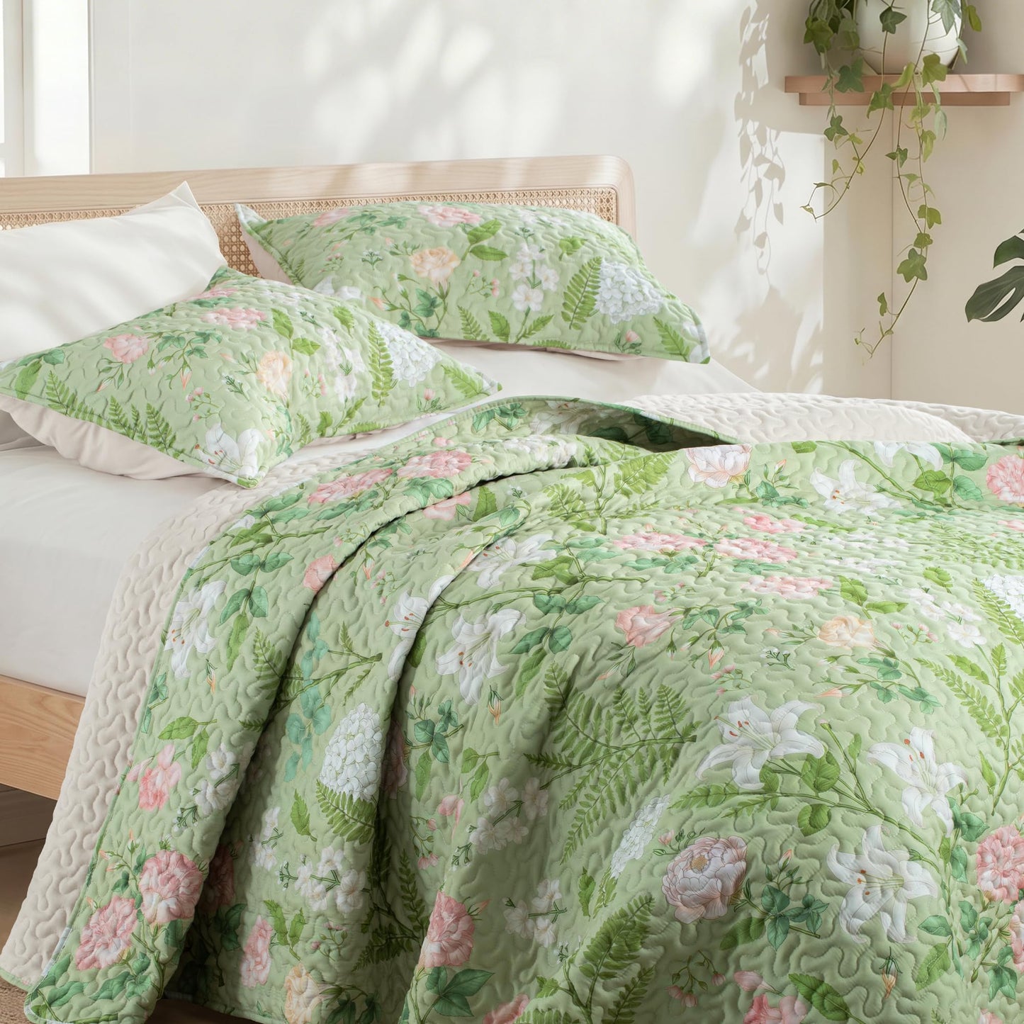 Exclusivo Mezcla Floral Quilts Queen Size, Green Queen Quilt Bedding Set with Blooming Vintage Garden Pattern, Reversible Lightweight Bedspreads Coverlets Bed Cover for All Seasons (92"x96")