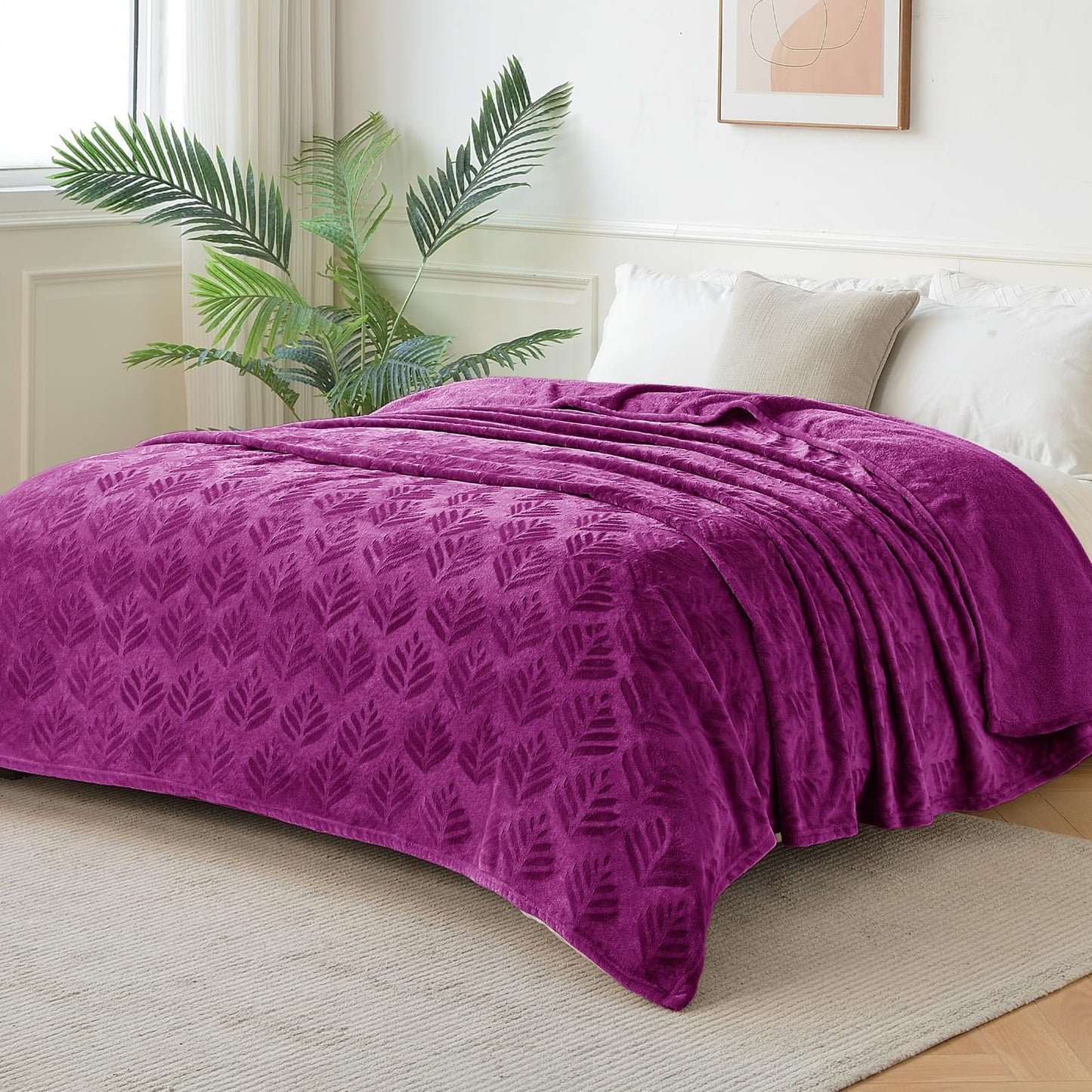 Exclusivo Mezcla Fleece Throw Blanket for Couch, Leaves Pattern Super Soft and Cozy Blankets, Plush Fuzzy Lightweight, Purple, 50"x60"
