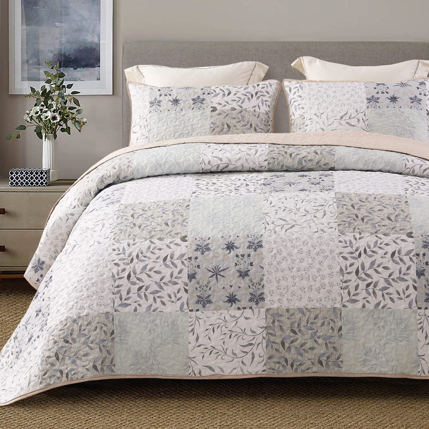 Exclusivo Mezcla Reversible Boho California King Quilt, Gray Soft Bedspreads Lightweight Coverlet All Season Patchwork Quilts Bedding Set with Printed Floral Pattern (1 Quilt, 2 Pillow Shams)
