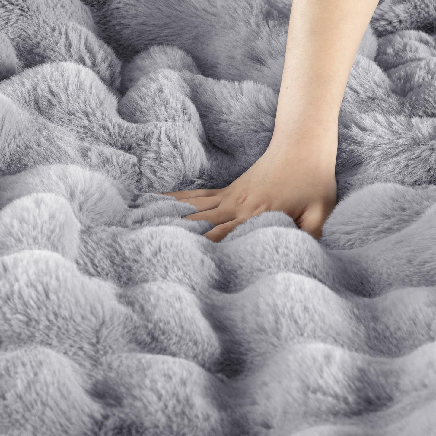 Exclusivo Mezcla Faux Fur Twin Size Blanket for Bed, Luxury Reversible 3D Rabbit Bubble Fuzzy Thick Sherpa Blankets for Winter, Plush Fleece Warm Cozy Bed Throw, 60x80 Inches, Light Grey