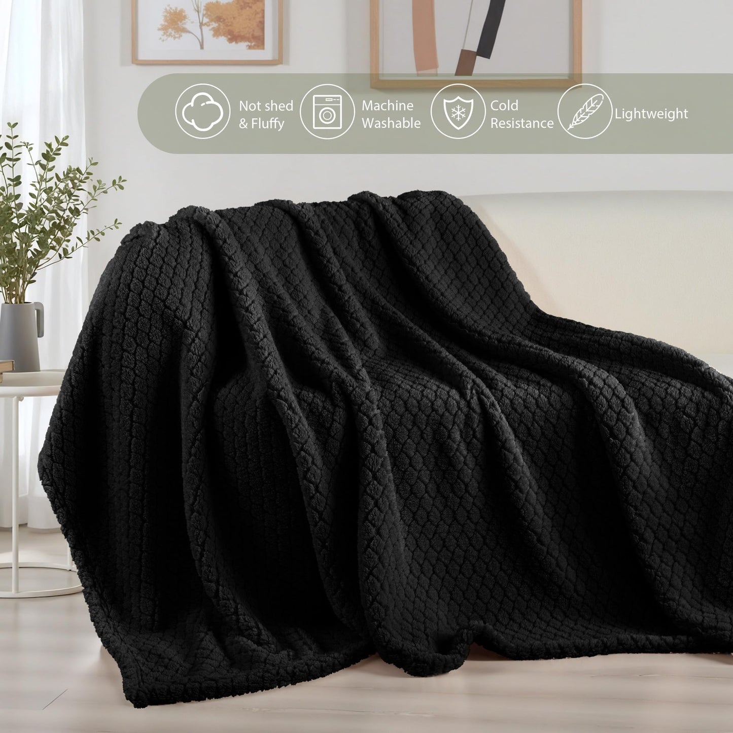 Exclusivo Mezcla Fleece Throw Blanket for Couch, Super Soft Jacquard Bed Blanket, Lightweight Fuzzy Warm for All Seasons, 50x60 Inches, Black