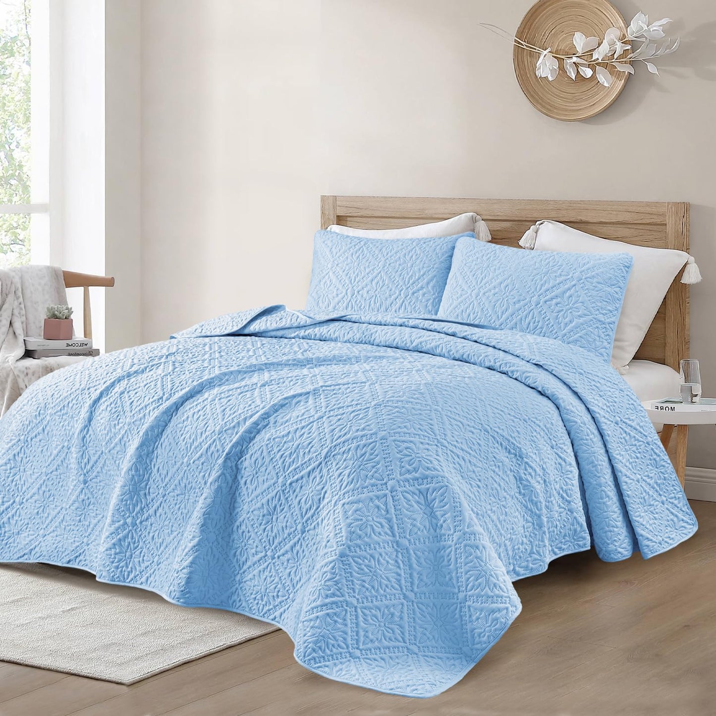 Exclusivo Mezcla California King Quilt Bedding Set, Lightweight Soft Bedspreads Coverlets with 2 Pillow Shams, Modern Light Blue Oversized Quilts King Size for All Seasons