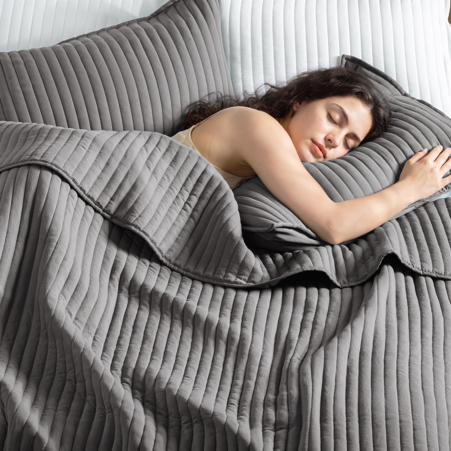 Exclusivo Mezcla Full Queen Quilt Bedding Set, Stripe Stitching Grey Quilts Queen Size for All Seasons, Soft Lightweight Microfiber Bedspreads Coverlets Bed Cover, 90"x96"