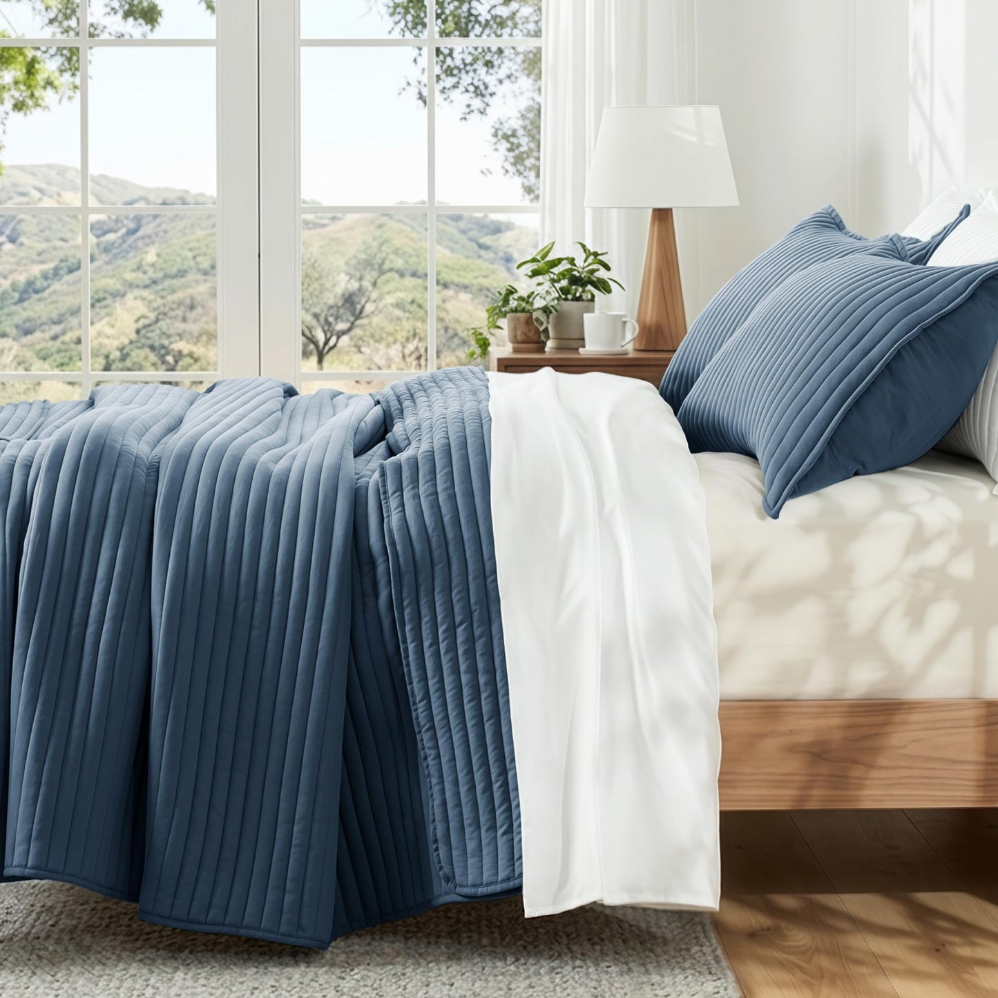 Exclusivo Mezcla Twin Quilt Bedding Set, Stripe Stitching Navy Blue Quilts Twin Size for All Seasons, Soft Lightweight Microfiber Bedspreads Coverlets Bed Cover, 68"x88"