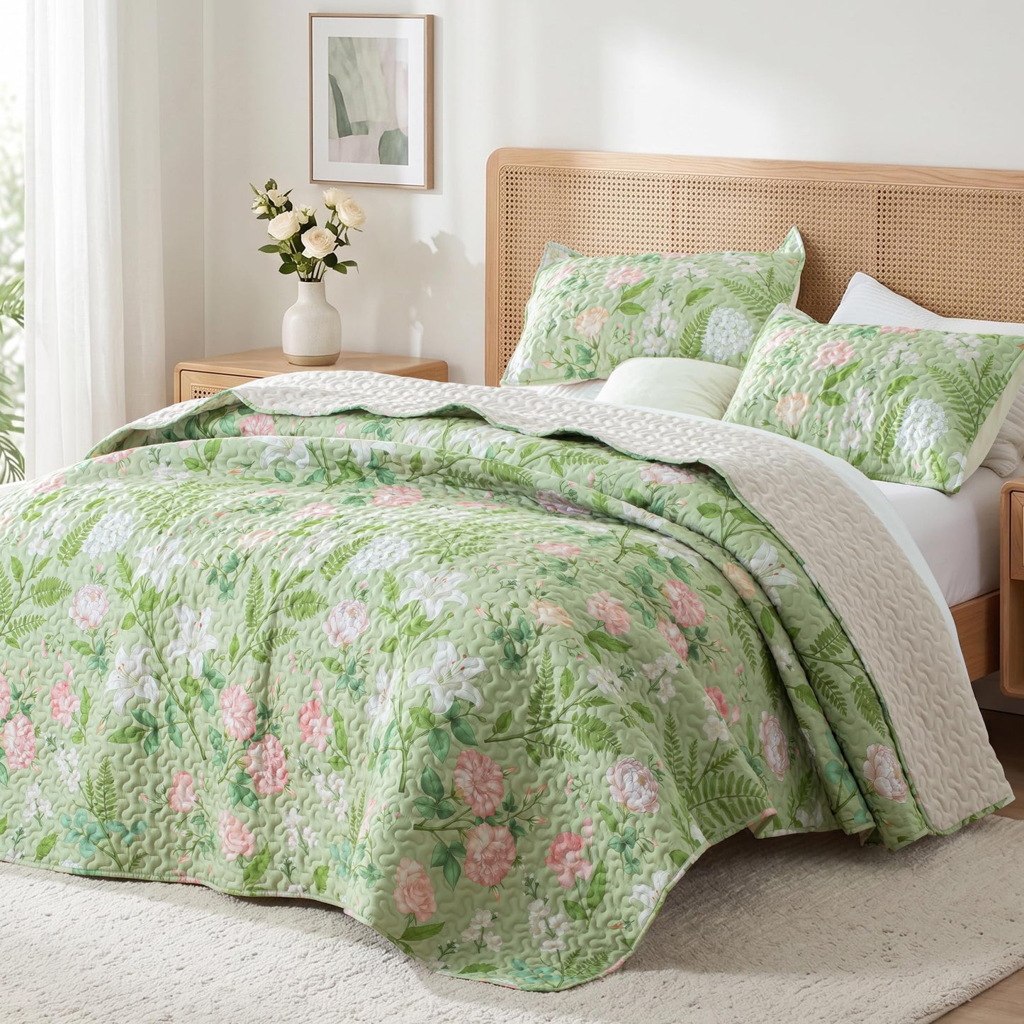 Exclusivo Mezcla Floral California King Size Quilt Bedding Set, Green Cal King Quilt with Blooming Garden Pattern, Reversible Lightweight Bedspreads Coverlets Bed Cover for All Seasons (112"x104")