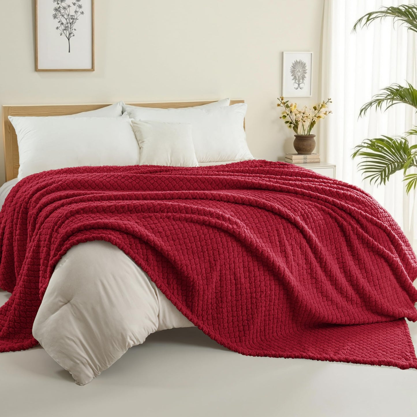 Exclusivo Mezcla King Size Flannel Fleece Blanket, Super Soft Jacquard Bed Blanket, Lightweight Fuzzy Warm for All Seasons, 90x104 Inches, Deep Red