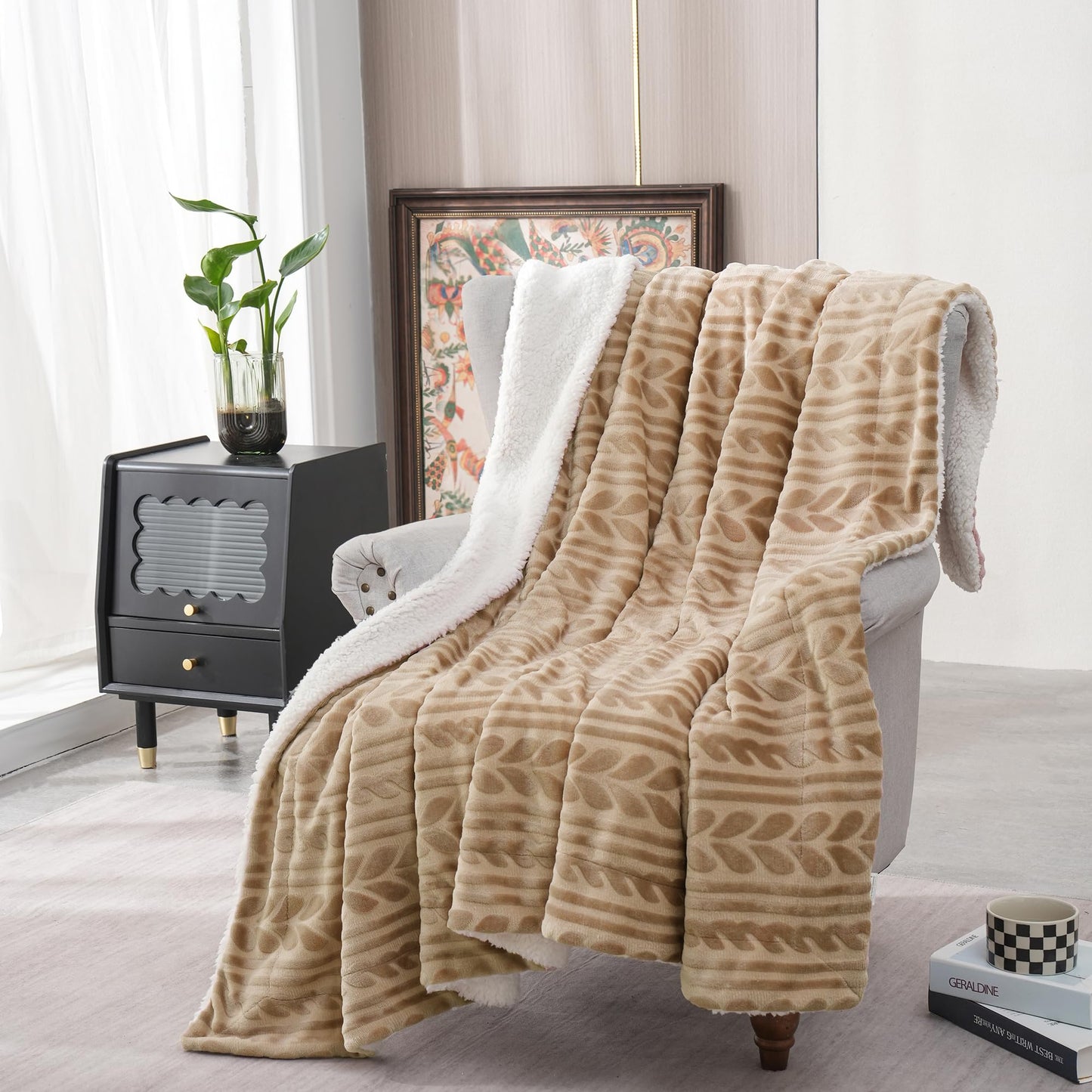 Exclusivo Mezcla Sherpa Fleece Throw Blanket, Reversible Velvet Plush Blankets and Soft Throws for Couch, Sofa, 50x70 Inches, Camel