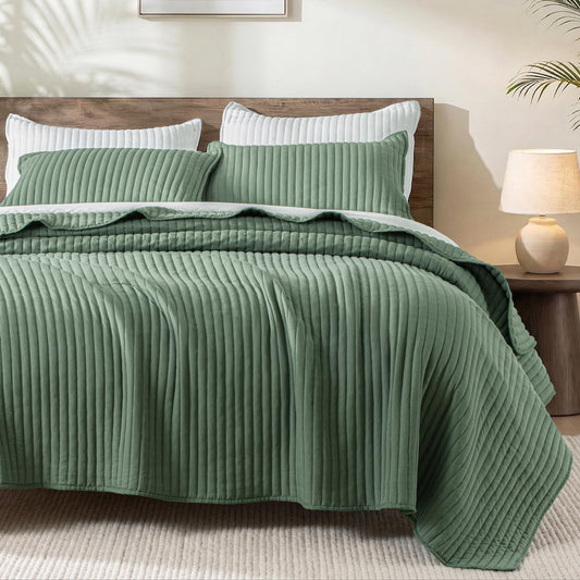 Exclusivo Mezcla King Size Quilt Bedding Set, Stripe Stitching Dark Green Quilts King Size for All Seasons, Soft Lightweight Microfiber Bedspreads Coverlets Bed Cover, 104"x96"