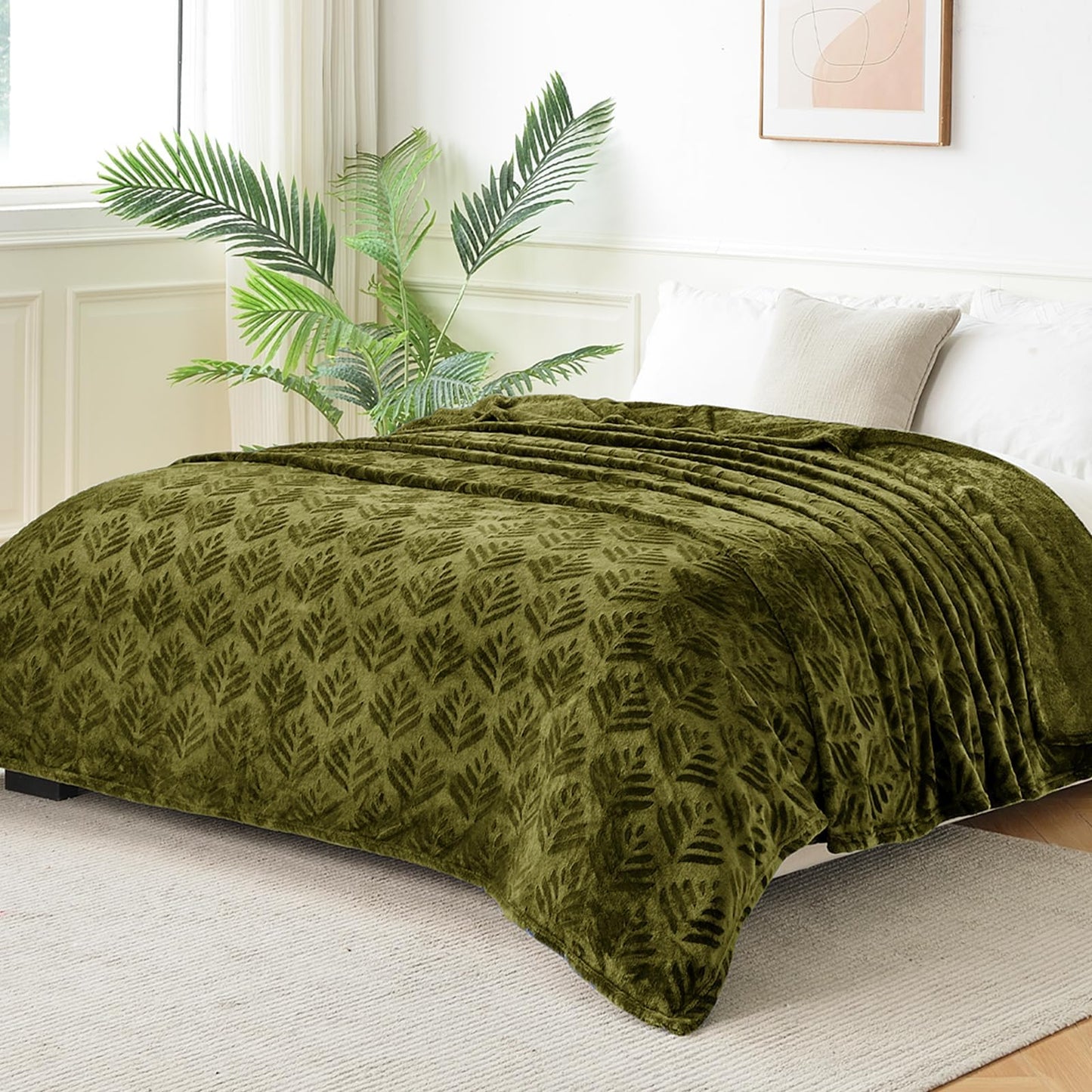 Exclusivo Mezcla Queen Size Fleece Blanket for Bed, Leaves Pattern Super Soft and Cozy Blankets, Plush Fuzzy Lightweight, Olive Green, 90"x90"