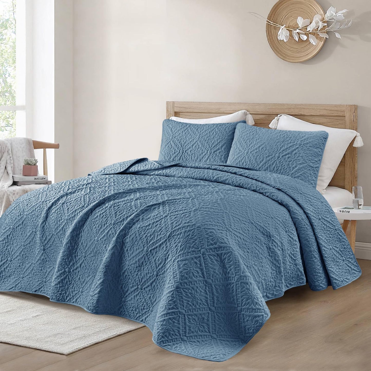 Exclusivo Mezcla California King Quilt Bedding Set, Lightweight Soft Bedspreads Coverlets with 2 Pillow Shams, Modern Bluish Grey Oversized Quilts King Size for All Seasons