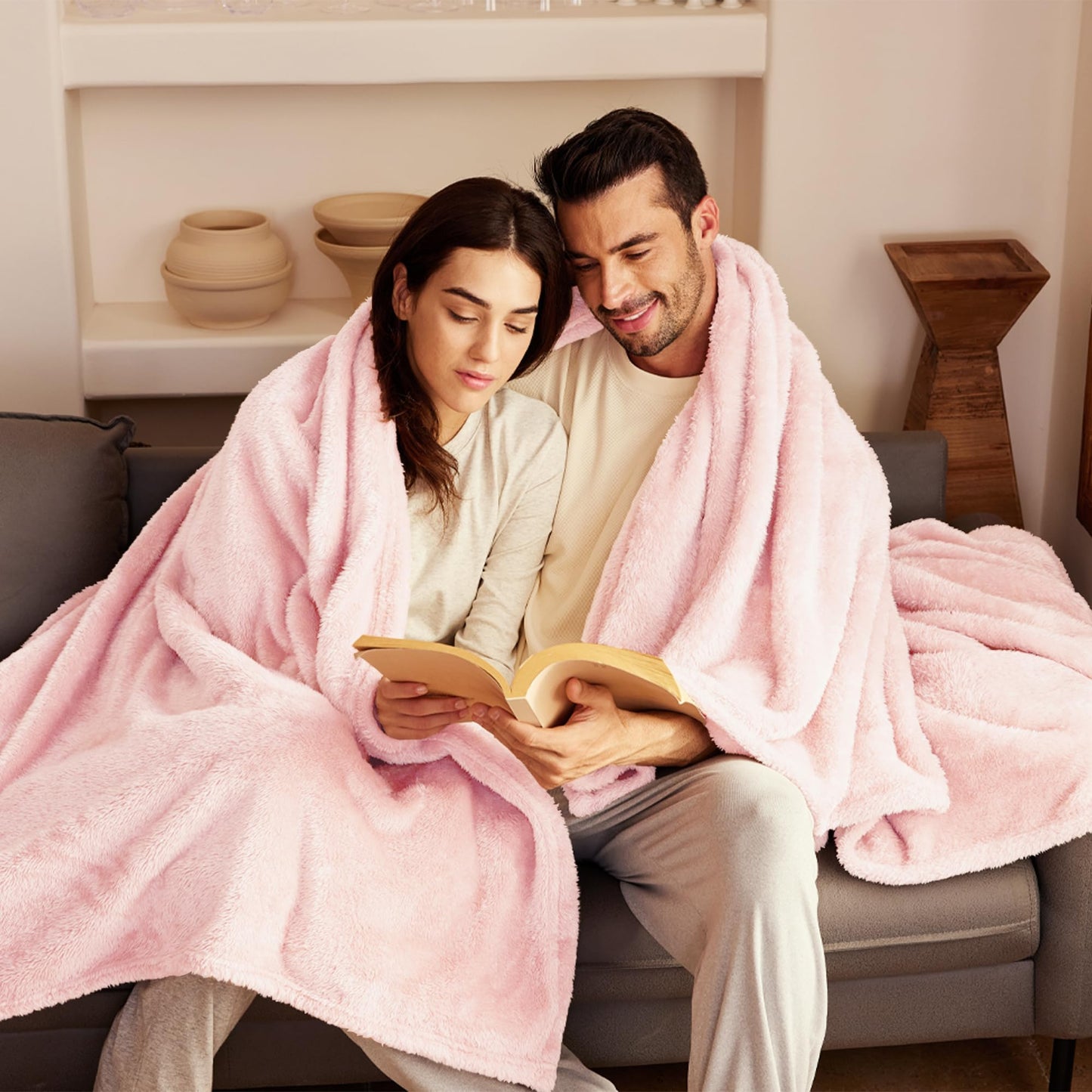 Exclusivo Mezcla Plush Fuzzy Fleece Bed Blanket Queen Size, Super Soft, Fluffy and Warm Blankets for Couch, Bed, All Season (Light Pink, 90x90 Inches)