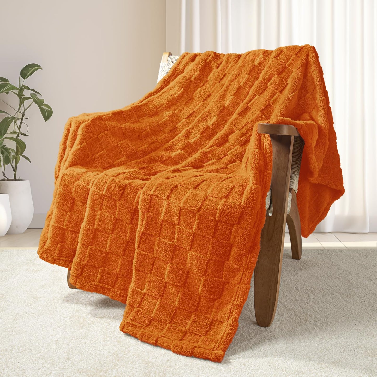 Exclusivo Mezcla Fleece Throw Blanket for Couch, Super Soft Warm Lightweight Checkered Pattern Blanket for All Seasons, Burnt Orange, 50"x60"