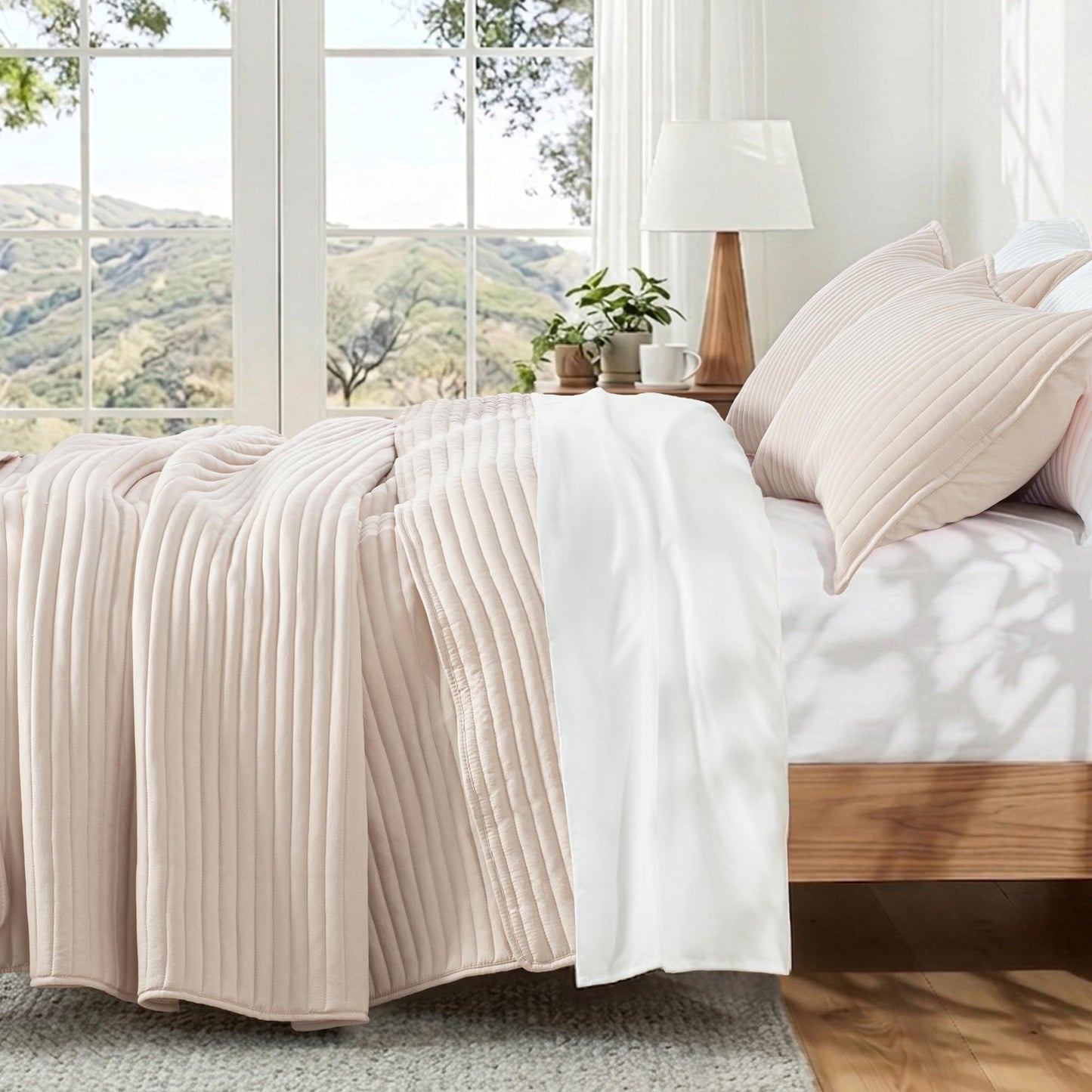 Exclusivo Mezcla King Size Quilt Bedding Set, Stripe Stitching Beige Quilts King Size for All Seasons, Soft Lightweight Microfiber Bedspreads Coverlets Bed Cover, 104"x96"
