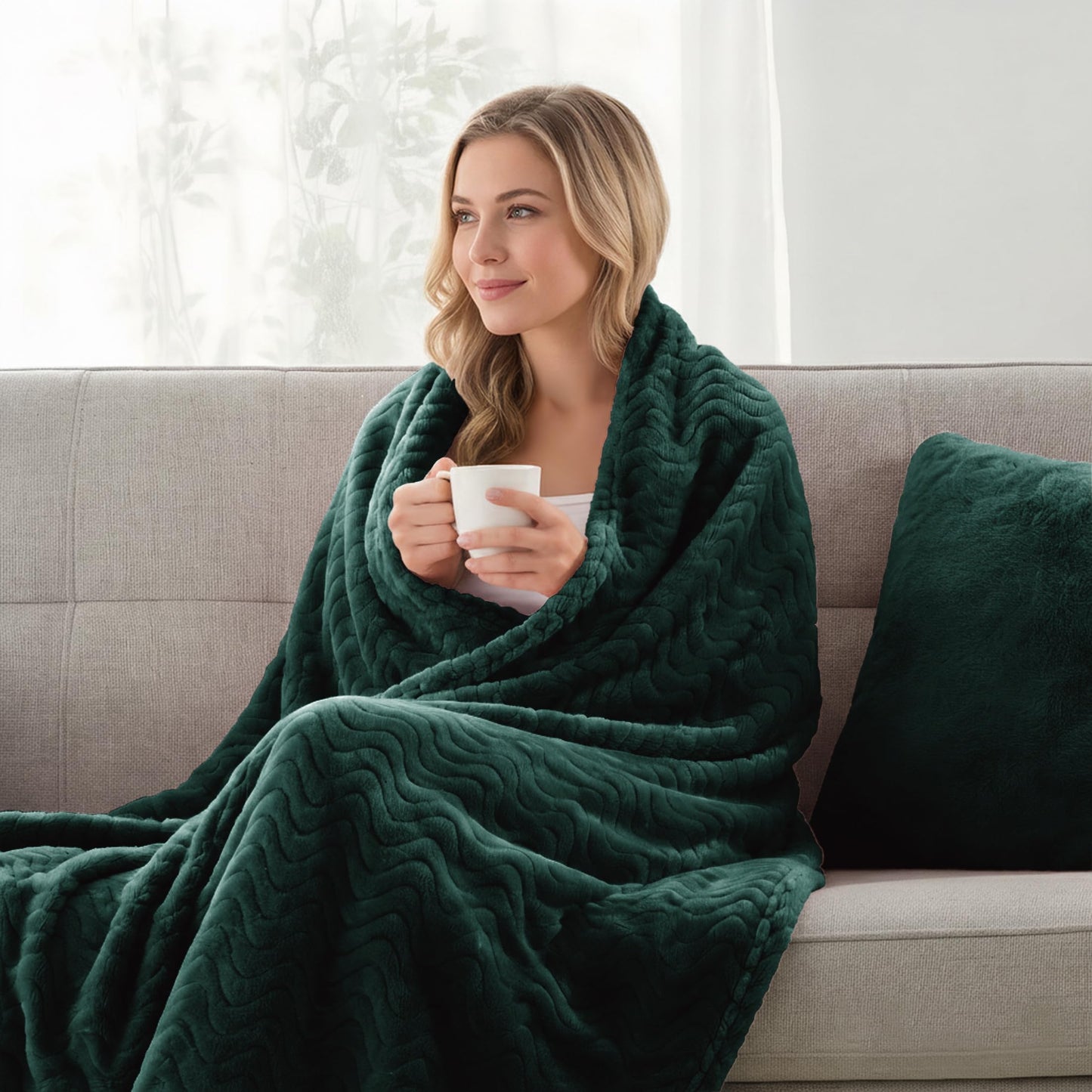Exclusivo Mezcla Twin Size Jacquard Weave Wave Pattern Flannel Fleece Velvet Plush Bed Blanket as Bedspread/Coverlet/Bed Cover (90" x 66", Forest Green) - Soft, Lightweight, Warm and Cozy