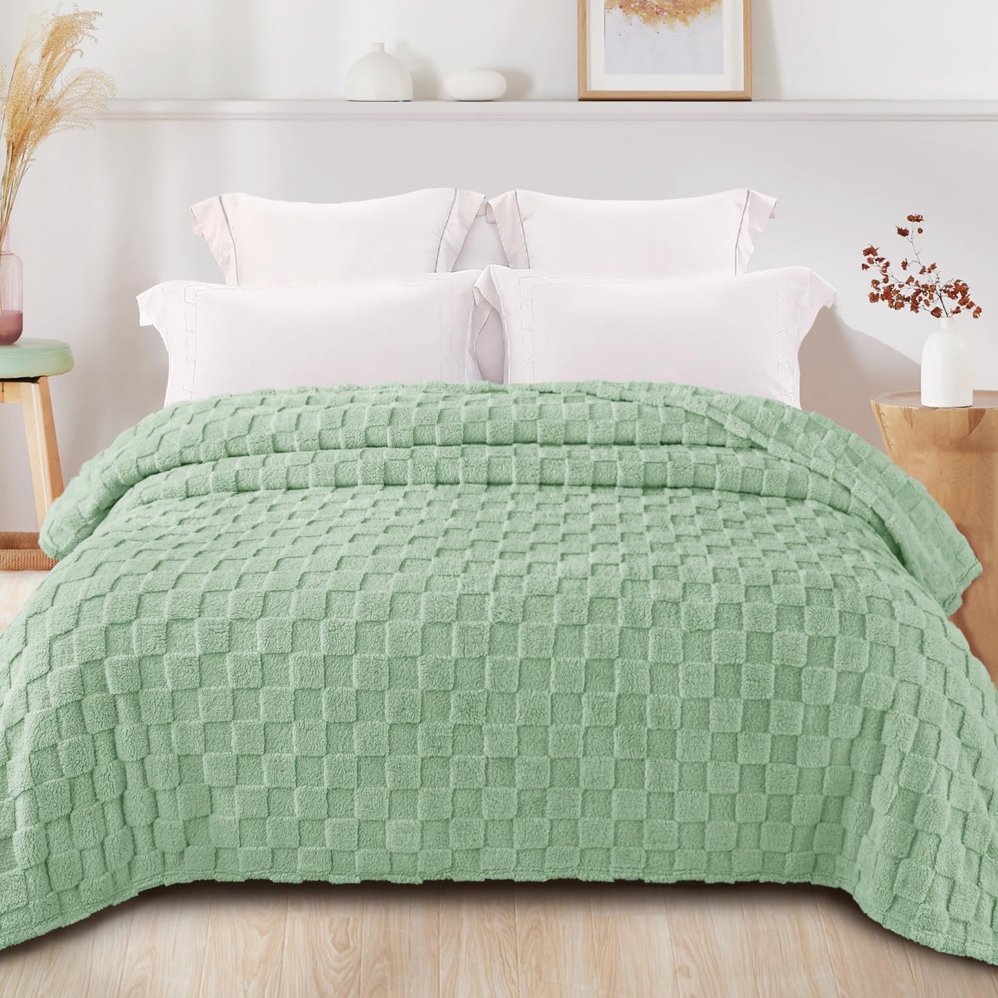 Exclusivo Mezcla Twin Size Flannel Fleece Blanket, Super Soft Warm Lightweight Checkered Pattern Blanket for All Seasons, Sage Green, 60"x80"