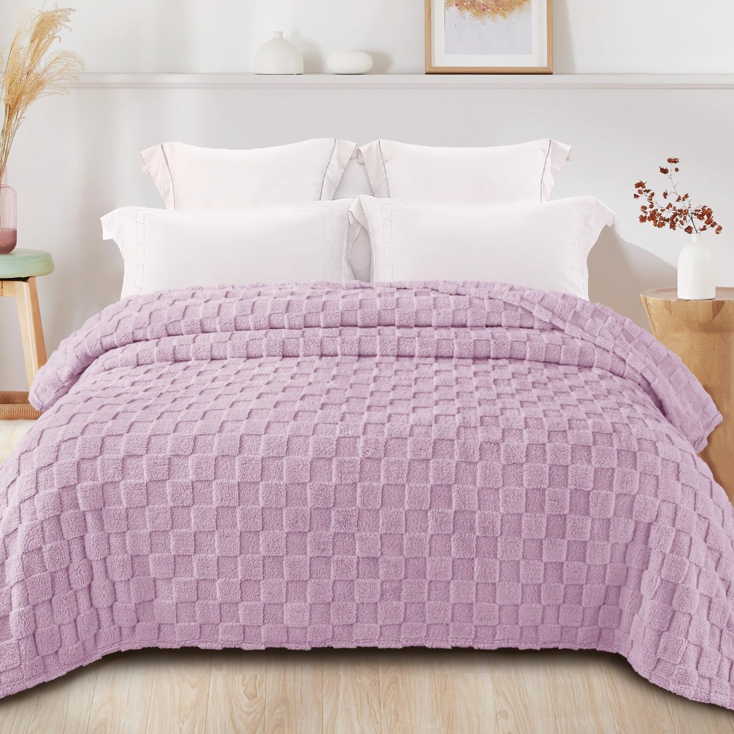 Exclusivo Mezcla Twin Size Flannel Fleece Blanket, Super Soft Warm Lightweight Checkered Pattern Blanket for All Seasons, Light Purple, 60"x80"