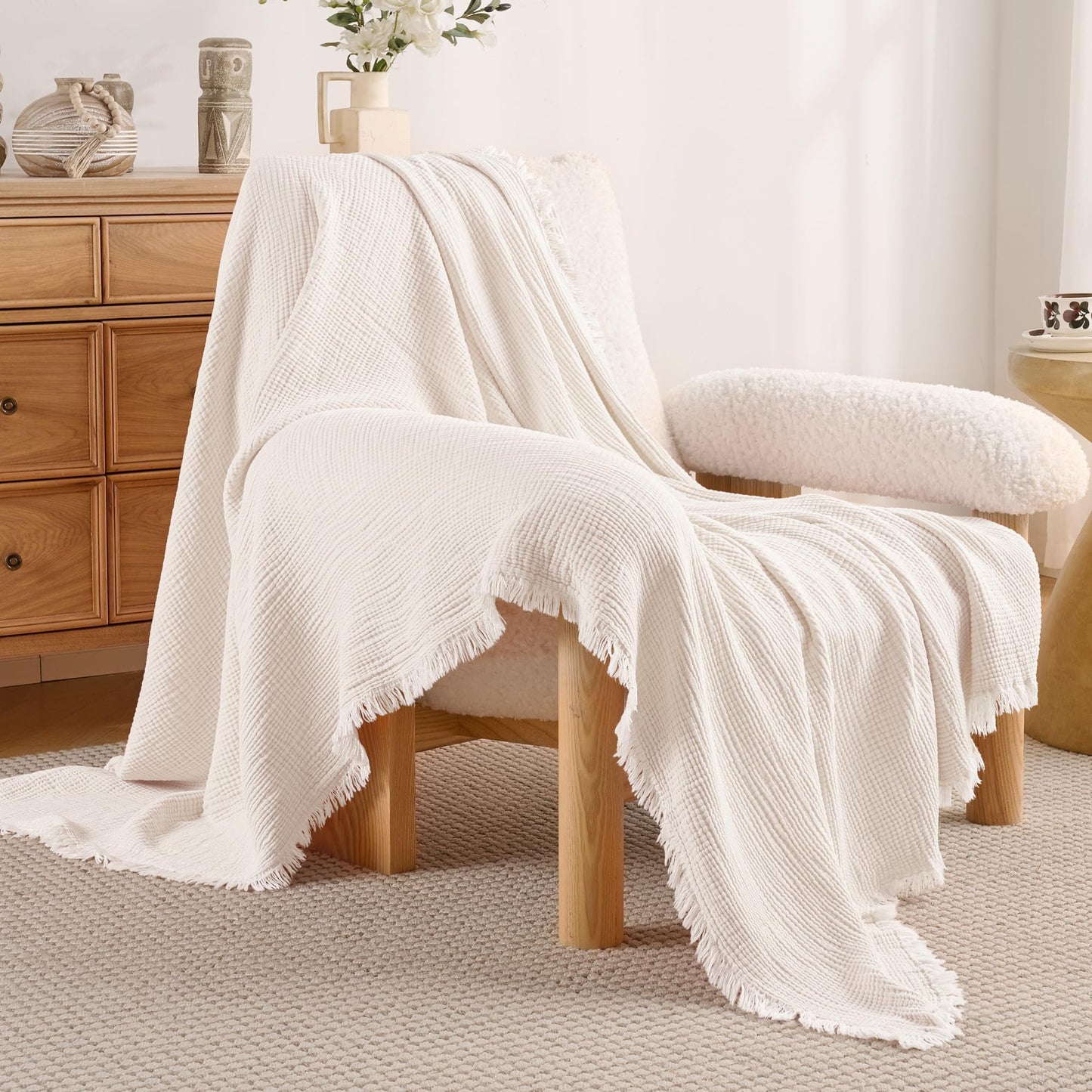 Exclusivo Mezcla 100% Cotton Muslin Blanket, Twin Size 4 Layers Breathable and Lightweight Gauze Blankets for Bed, Soft Bedspread with Fringes, 60"x80", White