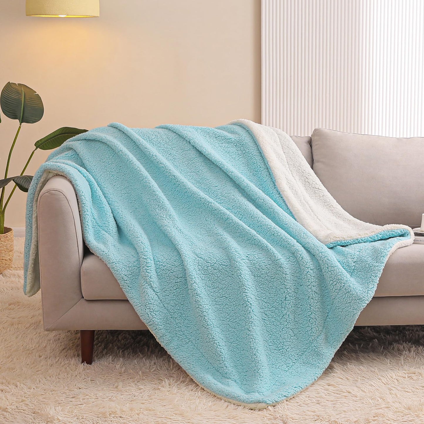 Exclusivo Mezcla Reversible Sherpa Throw Blanket for Couch, Thick and Warm Fleece Blankets for Winter, Soft Plush Fluffy, 50x60 Inches, Blue/ White