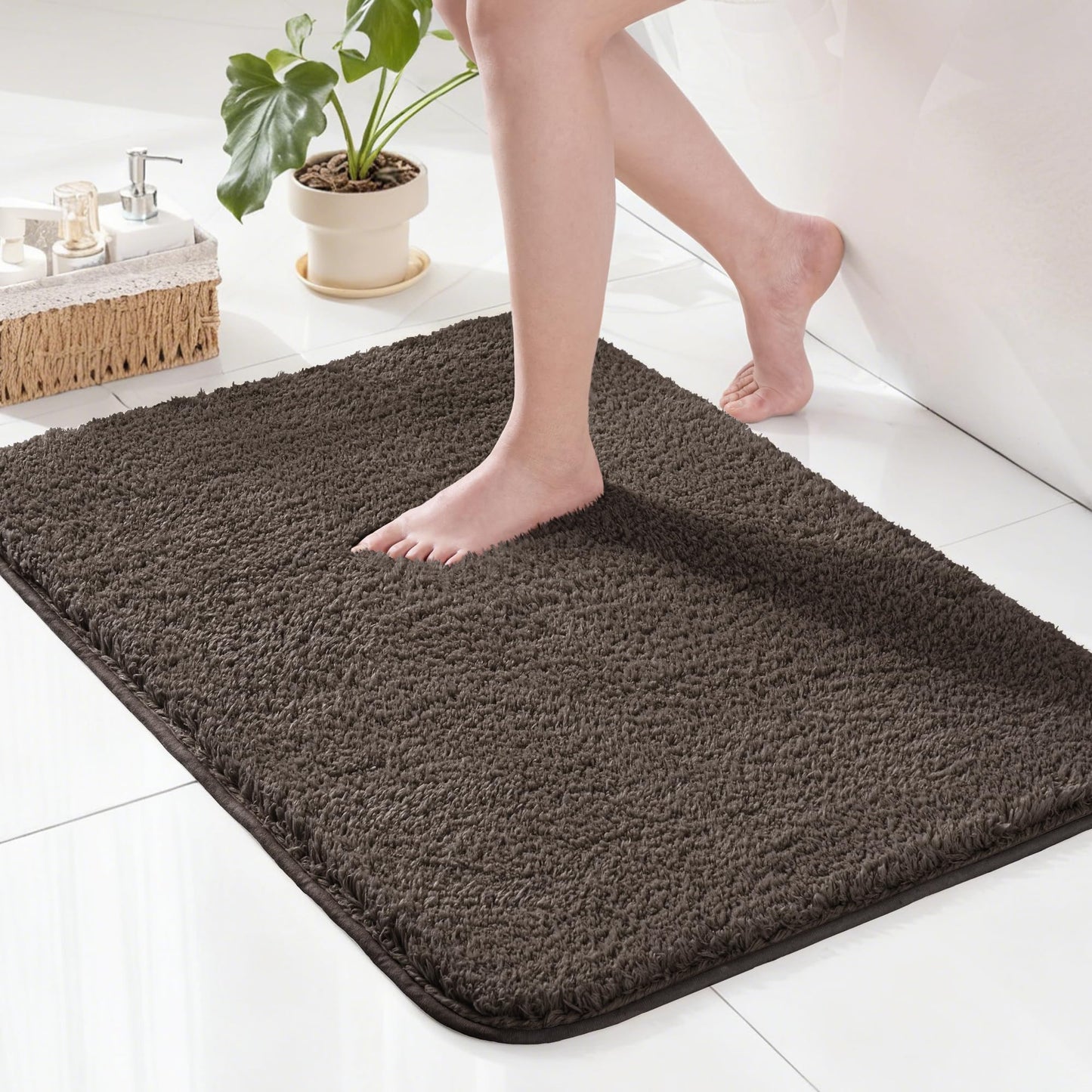 Exclusivo Mezcla Bathroom Rugs Mat 20x30, Extra Soft Non Slip Absorbent Water Microfiber Bath Rugs, Machine Washable Quick Dry Bath Mats for Bathroom Floor, Shower, Home Decor, Solid Coffee