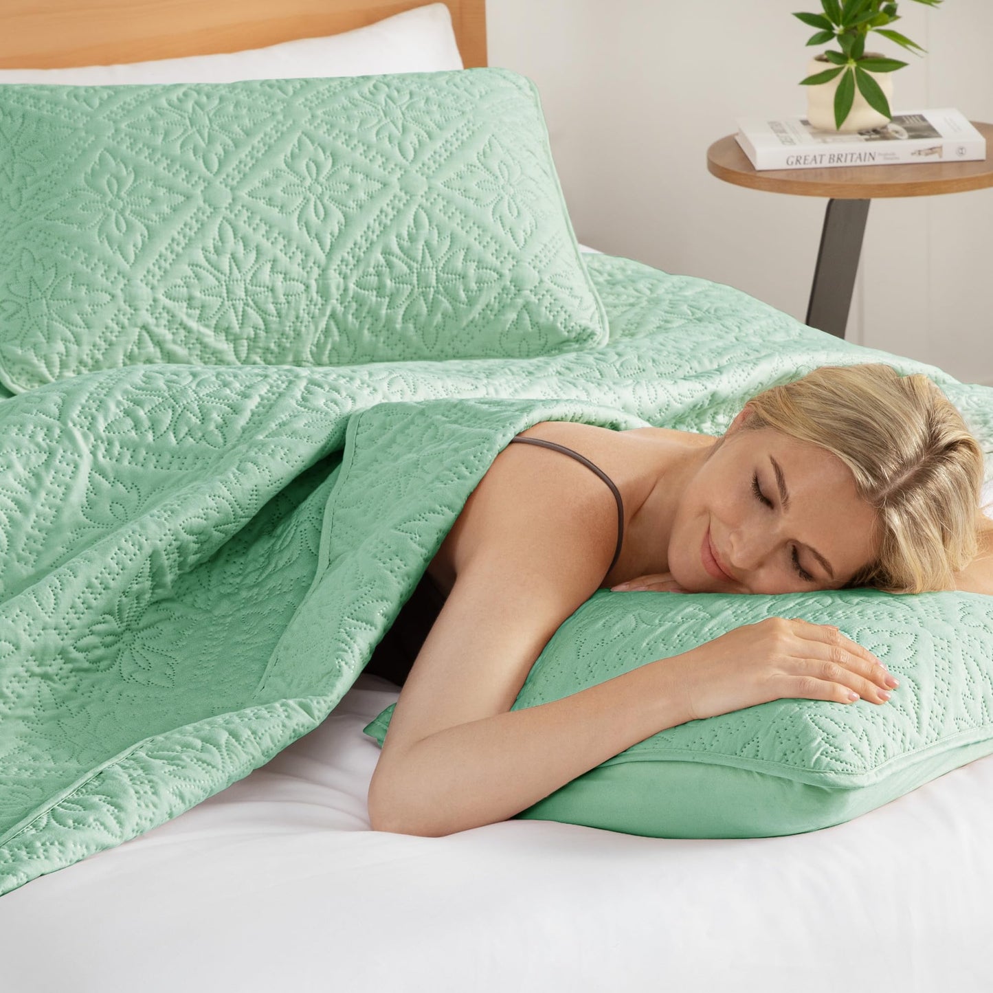 Exclusivo Mezcla Twin Quilt Bedding Set, Lightweight Soft Bedspreads Coverlets with 1 Pillow Sham, Modern Sage Green Quilts Twin XL Size for All Seasons