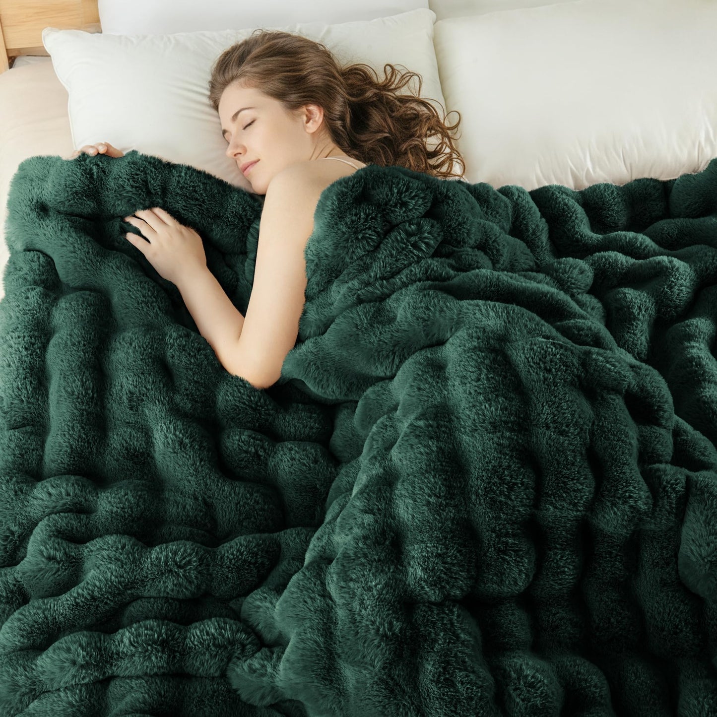 Exclusivo Mezcla Faux Fur Queen Size Blanket for Bed, Luxury Reversible 3D Rabbit Bubble Fuzzy Thick Sherpa Blankets for Winter, Plush Fleece Warm Cozy Bed Throw, 90x90 Inches, Forest Green
