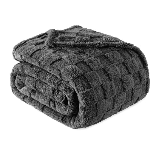 Exclusivo Mezcla King Size Flannel Fleece Blanket, Super Soft 3D Checkered Jacquard Bed Blanket, Cozy Fluffy Lightweight Blanket for All Seasons, 90x104 Inches, Dark Grey Blanket