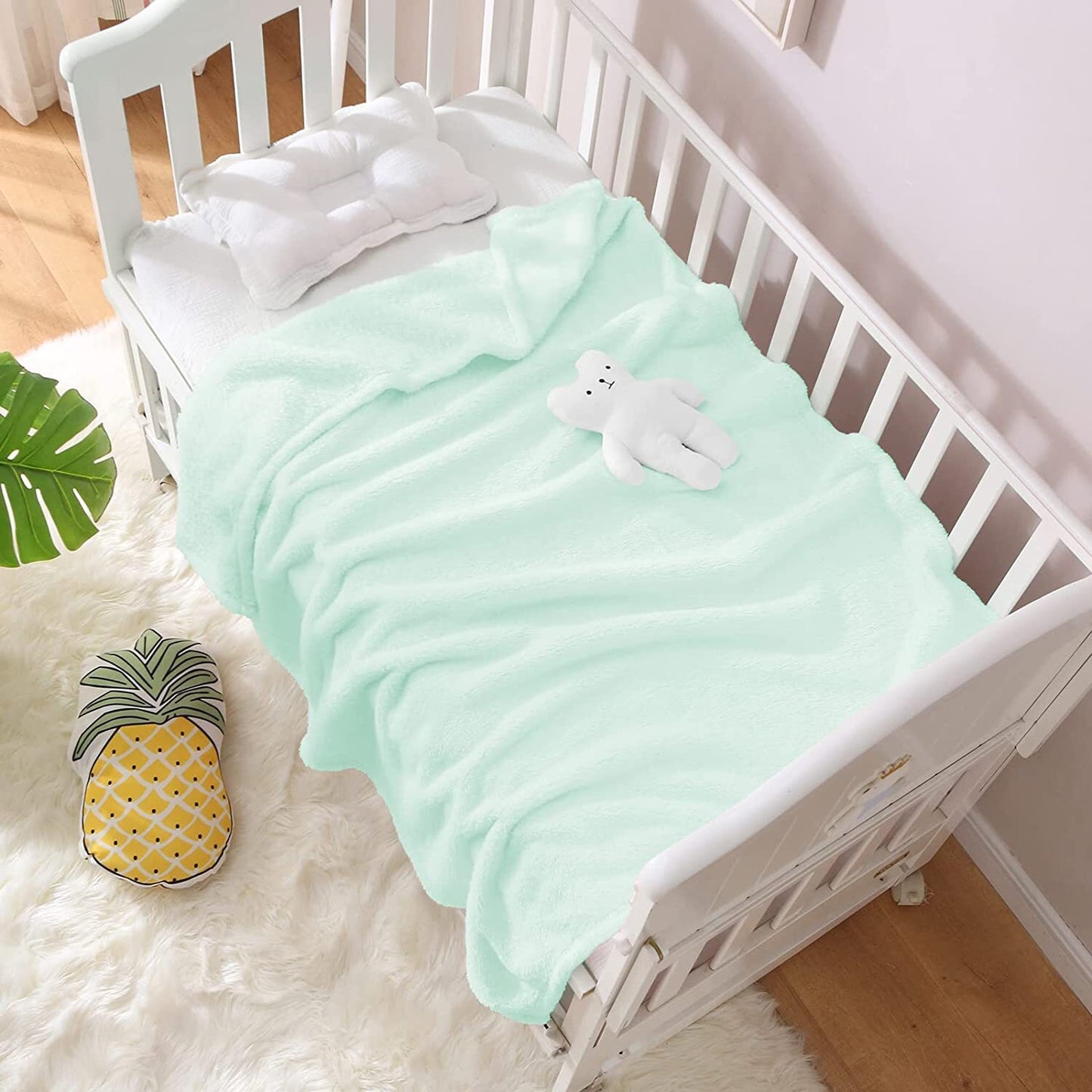 Exclusivo Mezcla Plush Baby Blanket, Soft and Warm Swaddle Throw Blanket, Infant, Newborn, Toddler and Kids Receiving Fleece Blankets for Crib Stroller (40x50 inches, Mint Green)